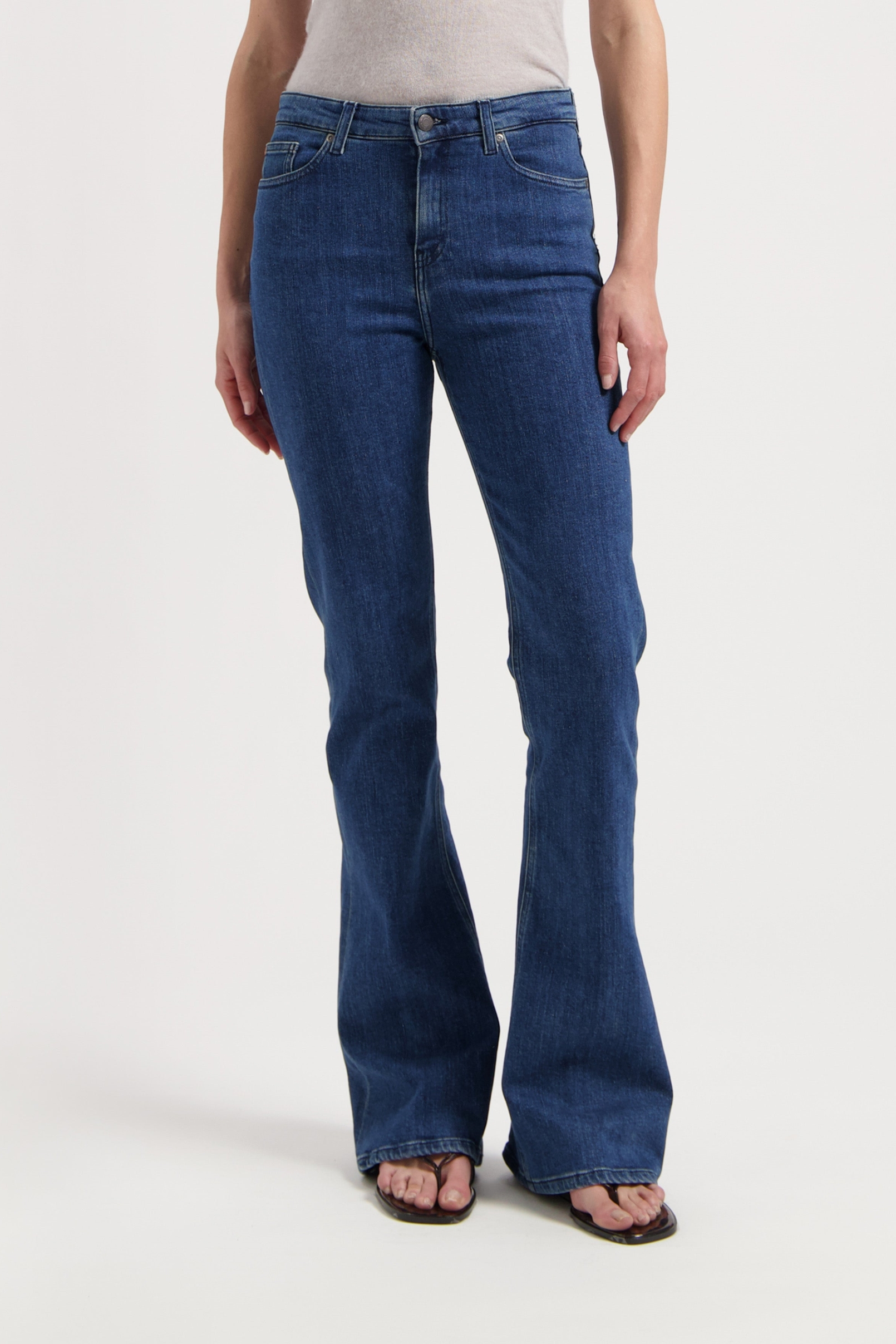 95594 - Damen vegan Jeans High Flared Isy Stone Indigo