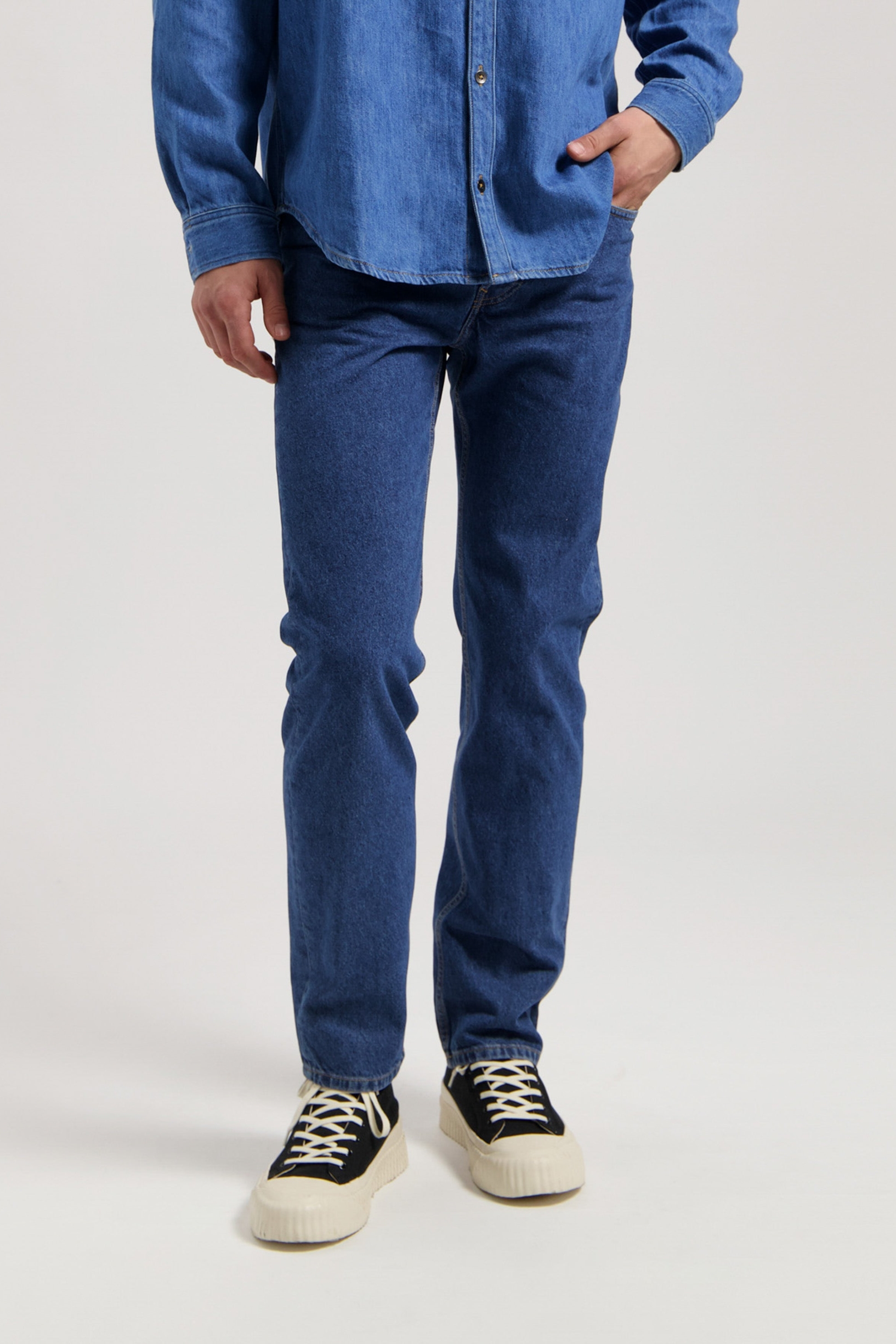 Image of MUD Jeans mannen vegan Jeans Mid Straight John Medium Stone