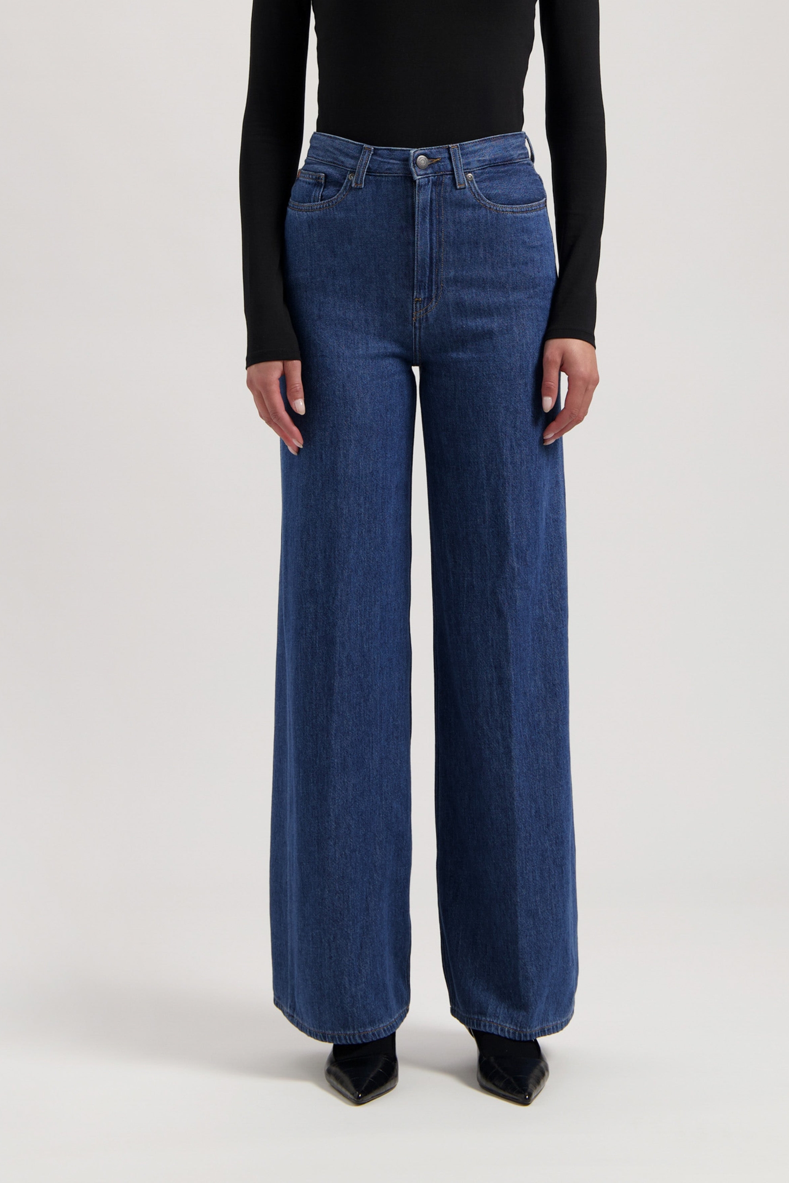 MUD Jeans Damen vegan Jeans High Lose Flow Sara Stone Indigo