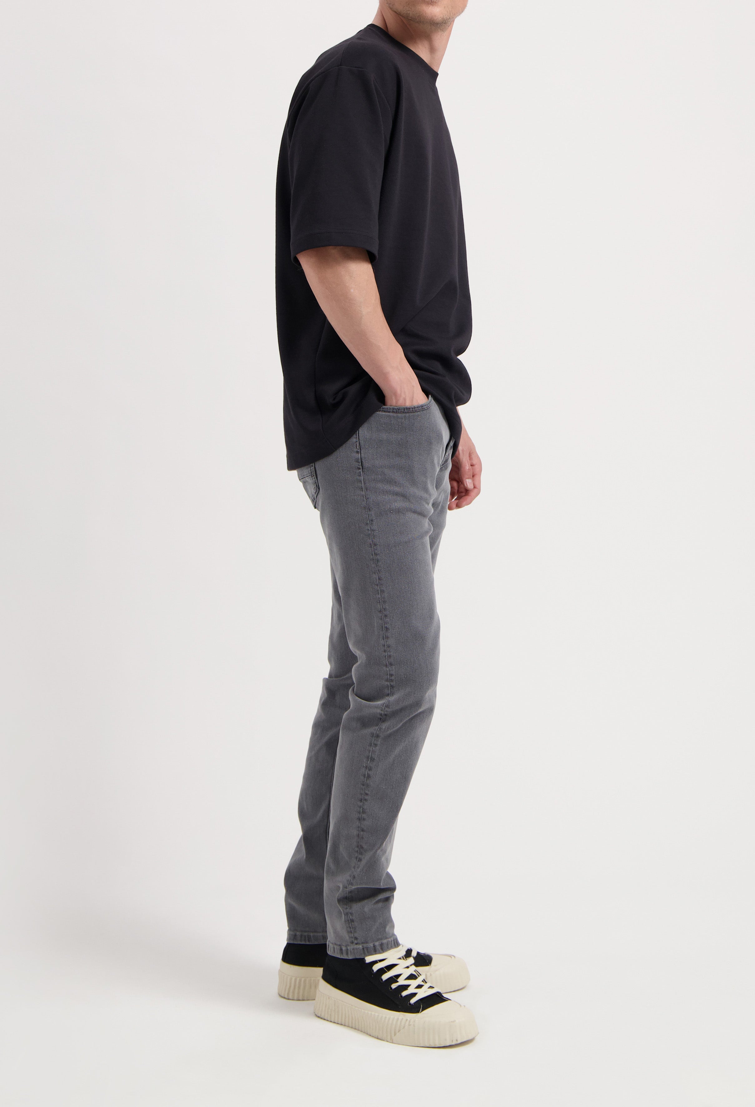 MUD Jeans men vegan Jeans Mid Slim Rick Light Grey