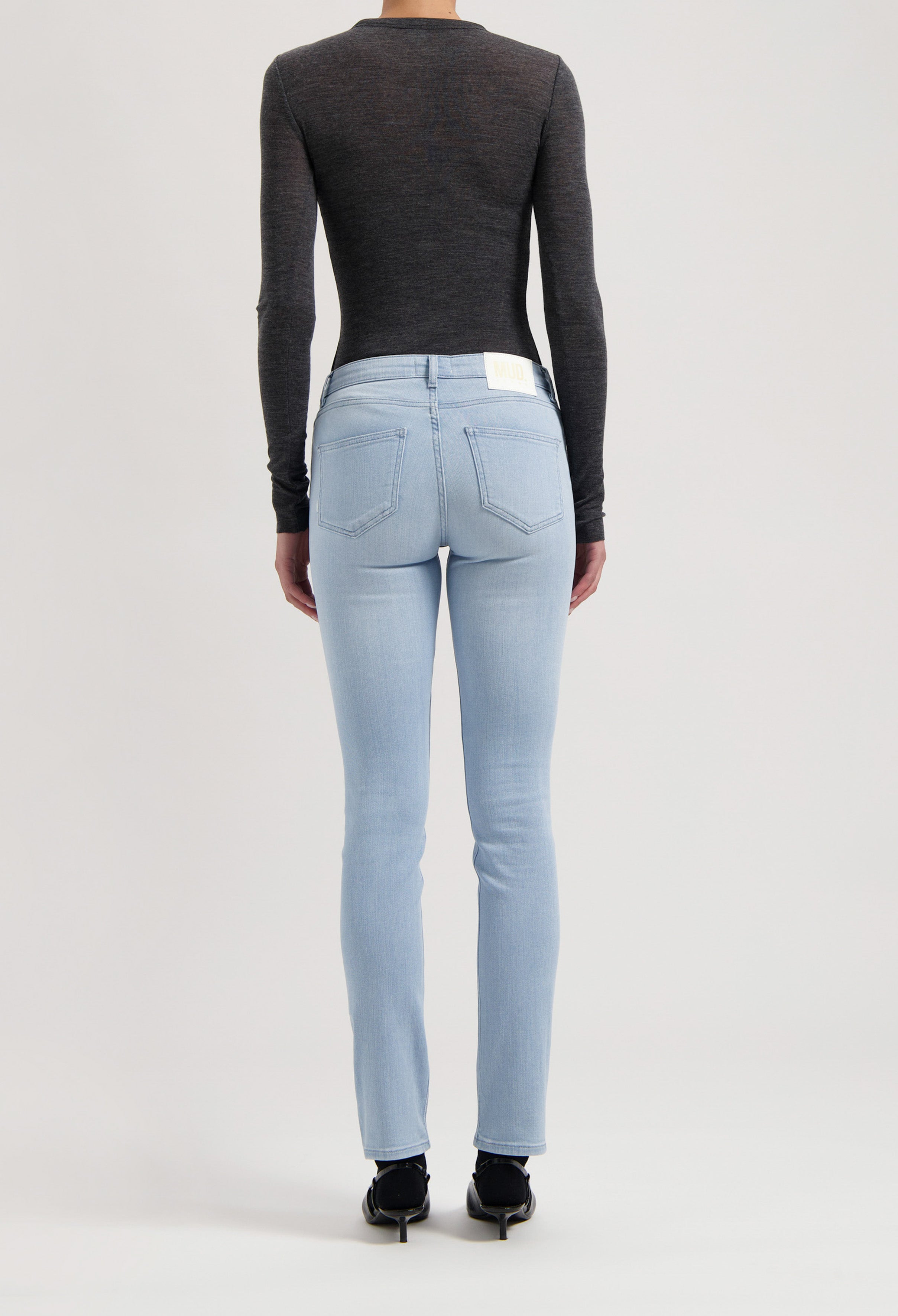 MUD Jeans womens vegan Jeans Low Slim Faye Sunny Stone