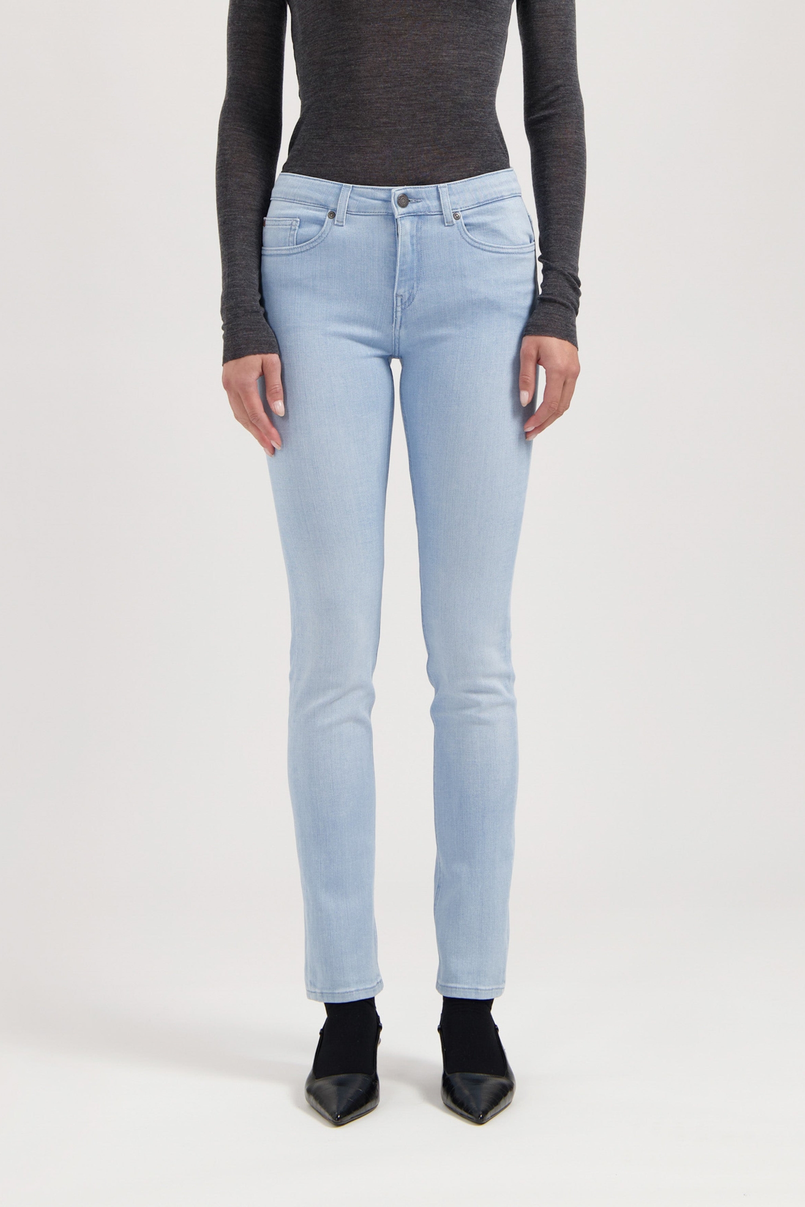 MUD Jeans Damen vegan Jeans Low Slim Faye Sunny Stone