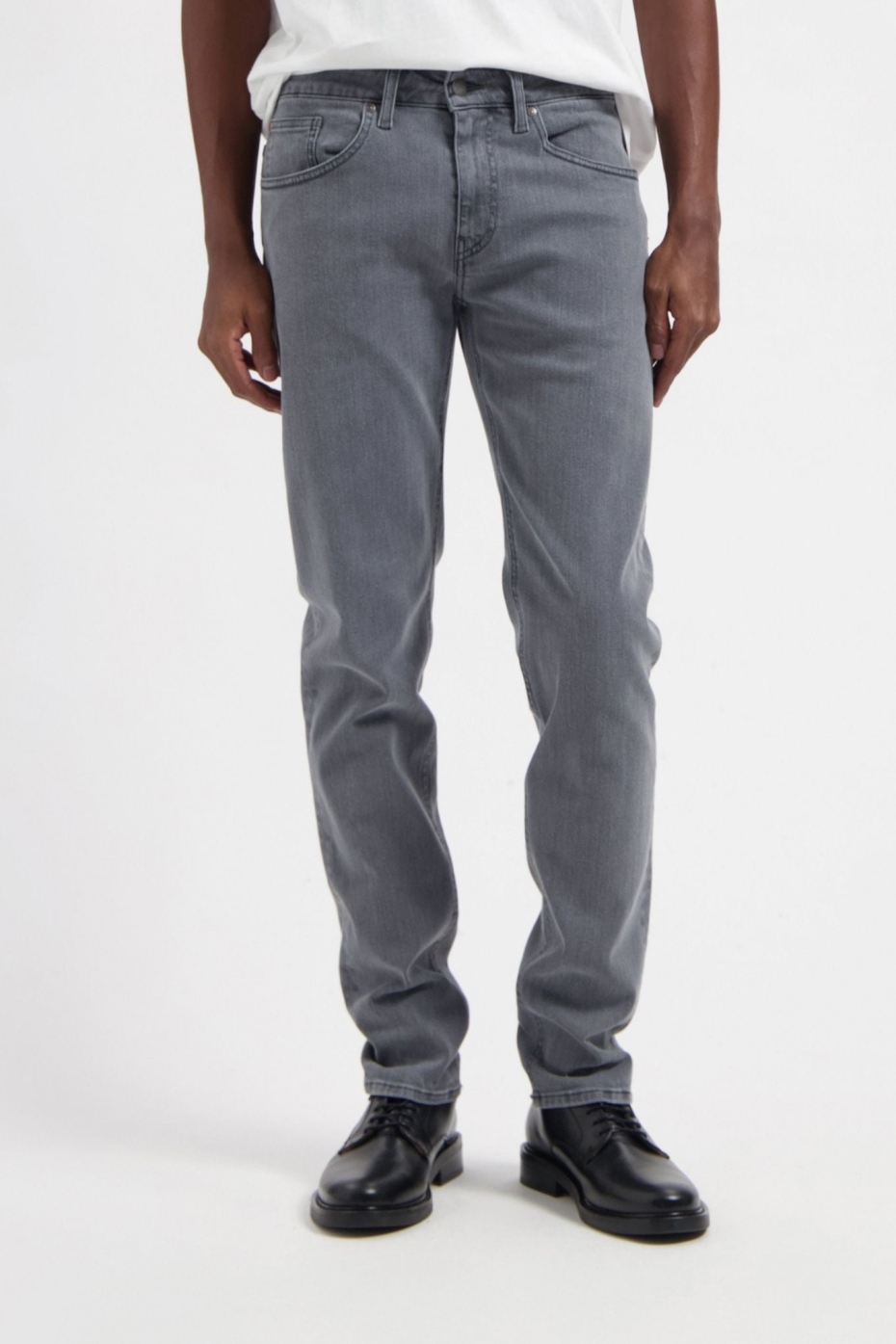 Image of MUD Jeans mannen vegan Jeans Low Tapered Dunn Lichtgrijs