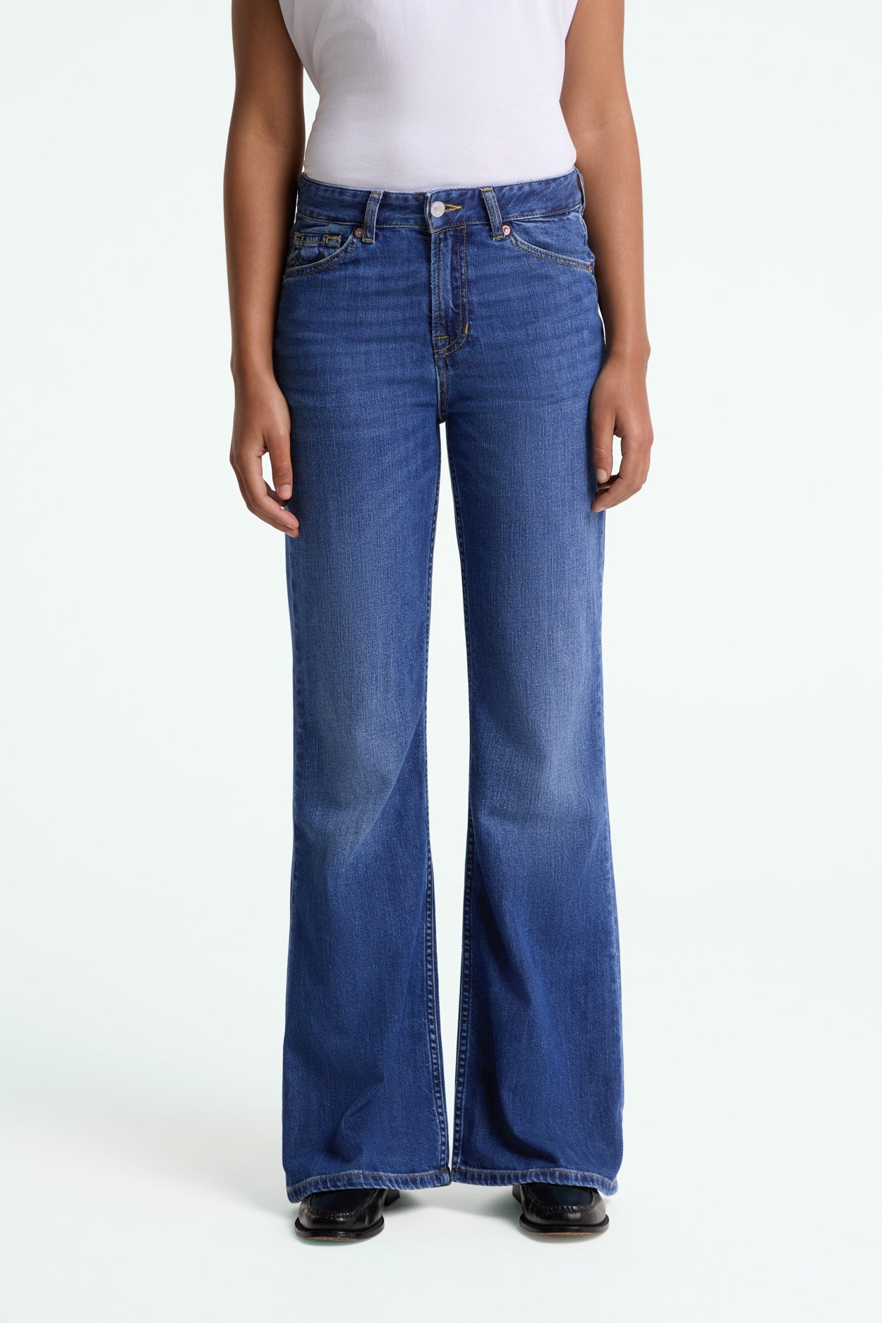 Image of Kings of Indigo dames vegan Jeans Kukiko Mid Washed Donkerblauw