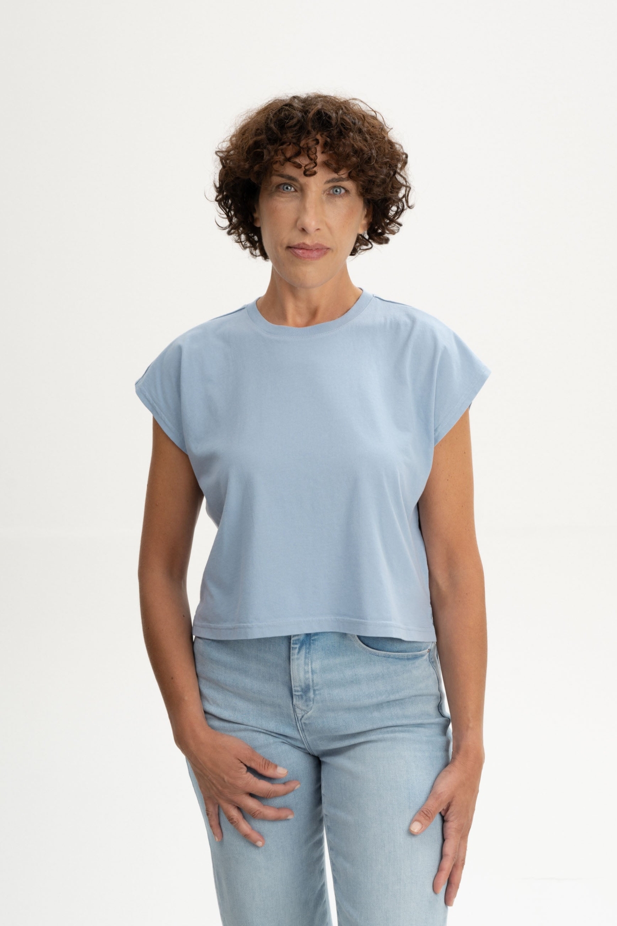 MELA womens vegan T-Shirt Cropped Bhamini Delicate Blue