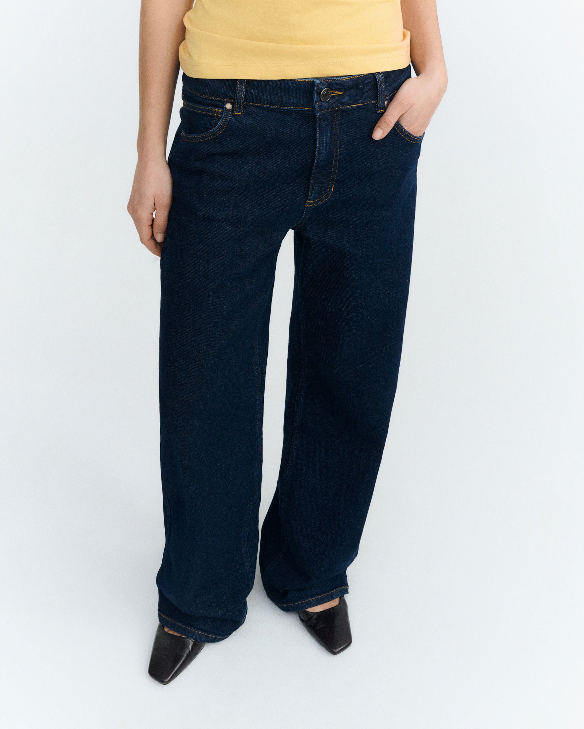 Thinking MU Kettan Marineblauwe Jeans