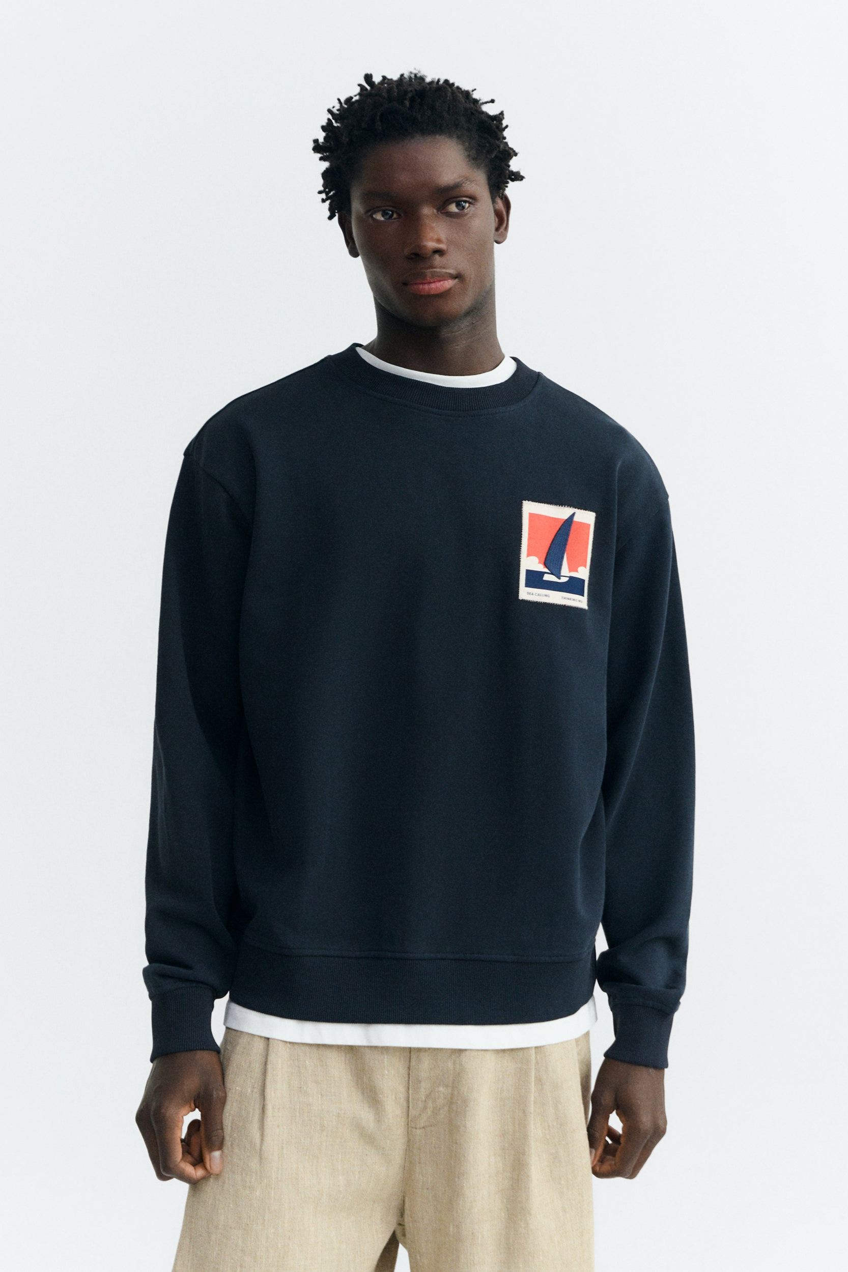 Image of Thinking MU mannen vegan Sweatshirt Met Patches, Optimist Leon Black