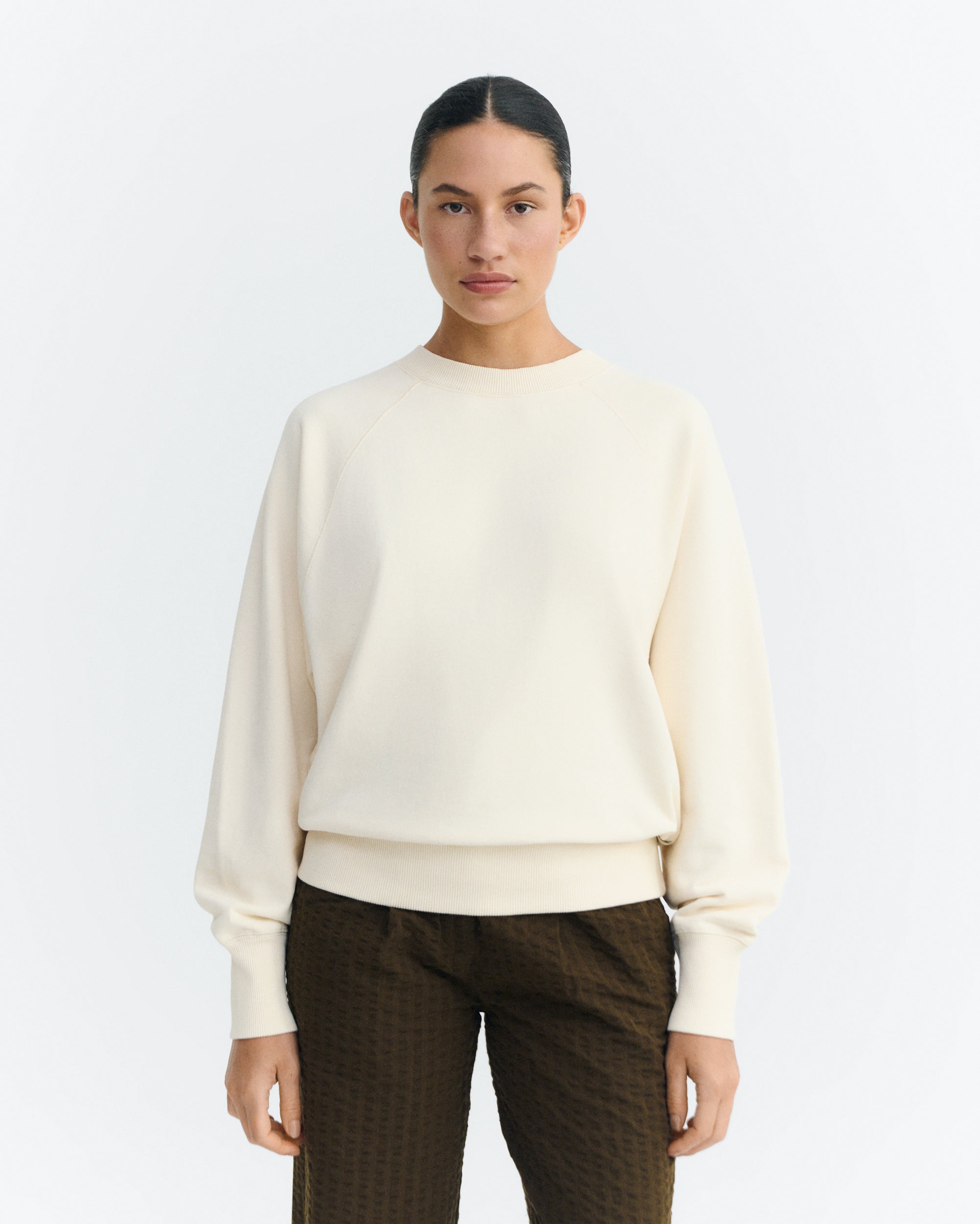 Thinking MU Sweatshirt Shell Bonnie Handbesticktes Ecru