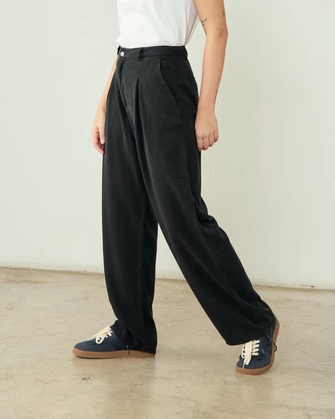 Clotsy womens vegan Pants Joana Black