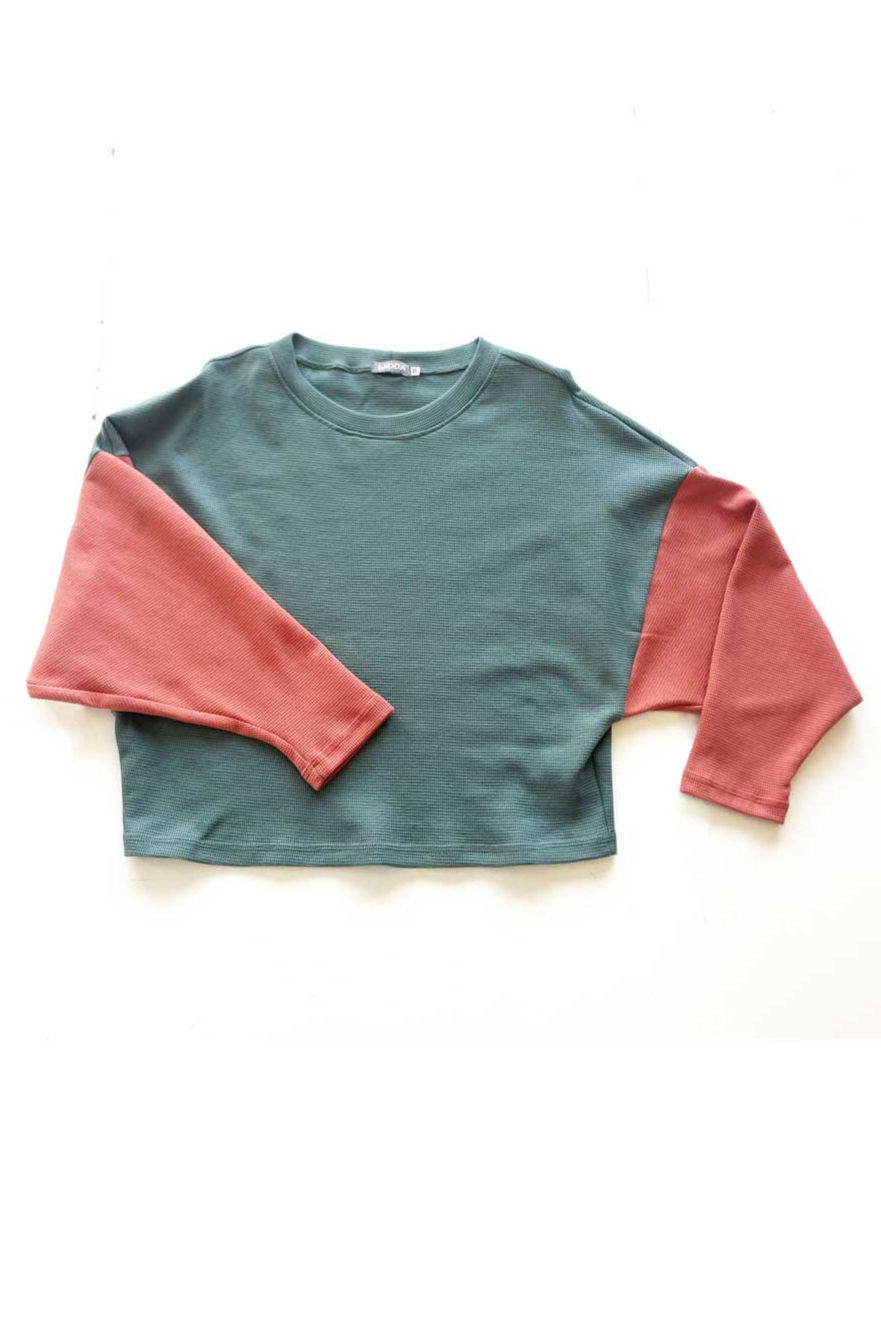 Image of WiDDA dames vegan Sweater Waver In Turquoise En Abrikooskleur