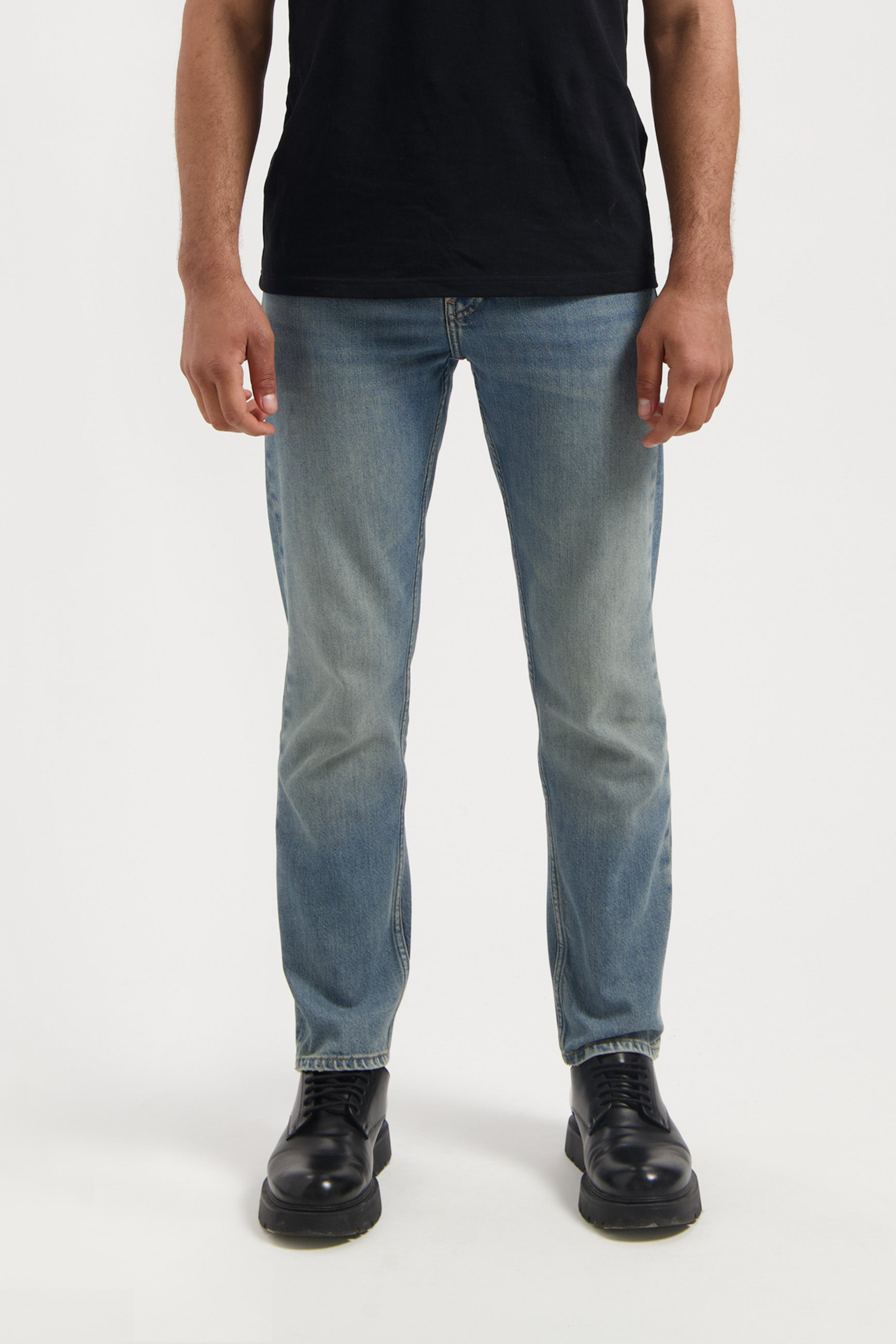 MUD Jeans Herren vegan Jeans Mid Tapered Hank Earth Vintage