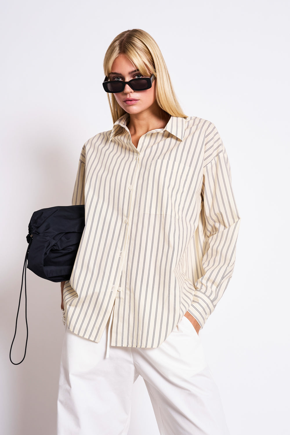 Image of JAN 'N JUNE dames vegan Oversized Shirt Mamro Crème Gestreept