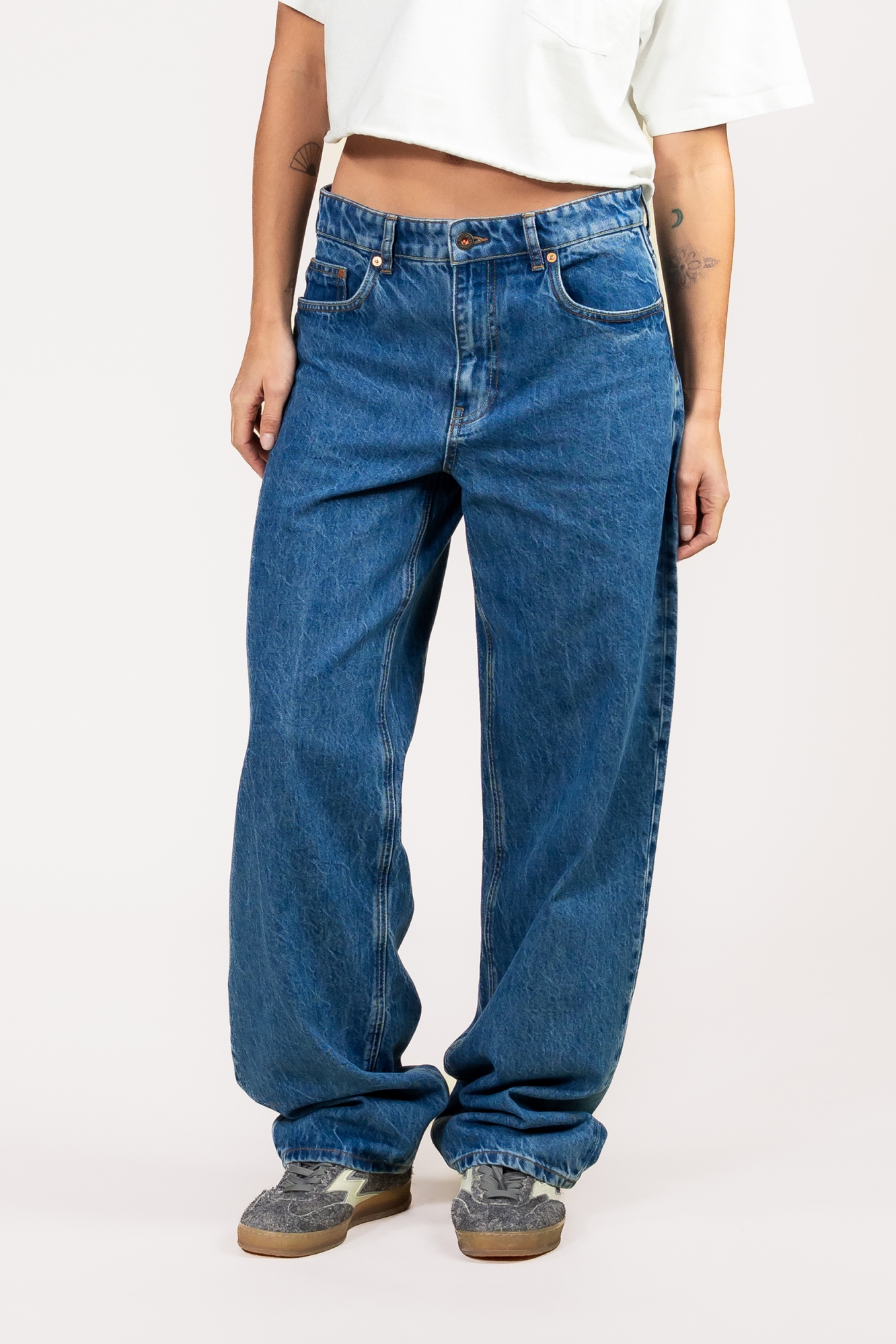 Kuyichi Damen vegan Jeans Rubinrot Entspannt Marmoriert Blau