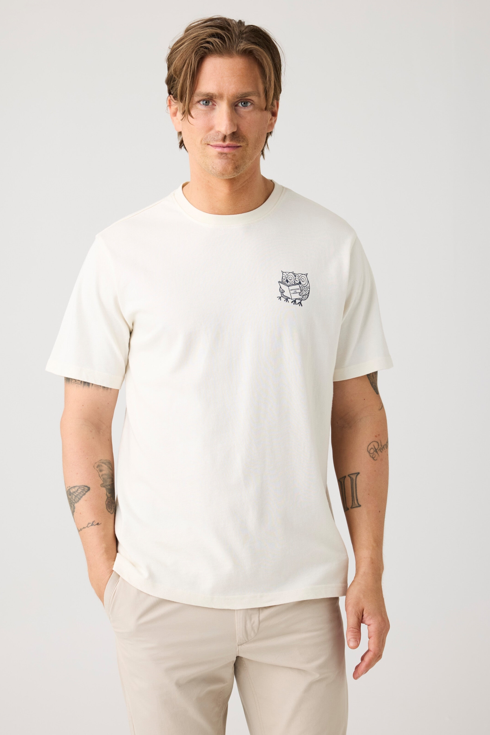 KnowledgeCotton Apparel Herren vegan T-Shirt Sos Chest Print Egret Weiß