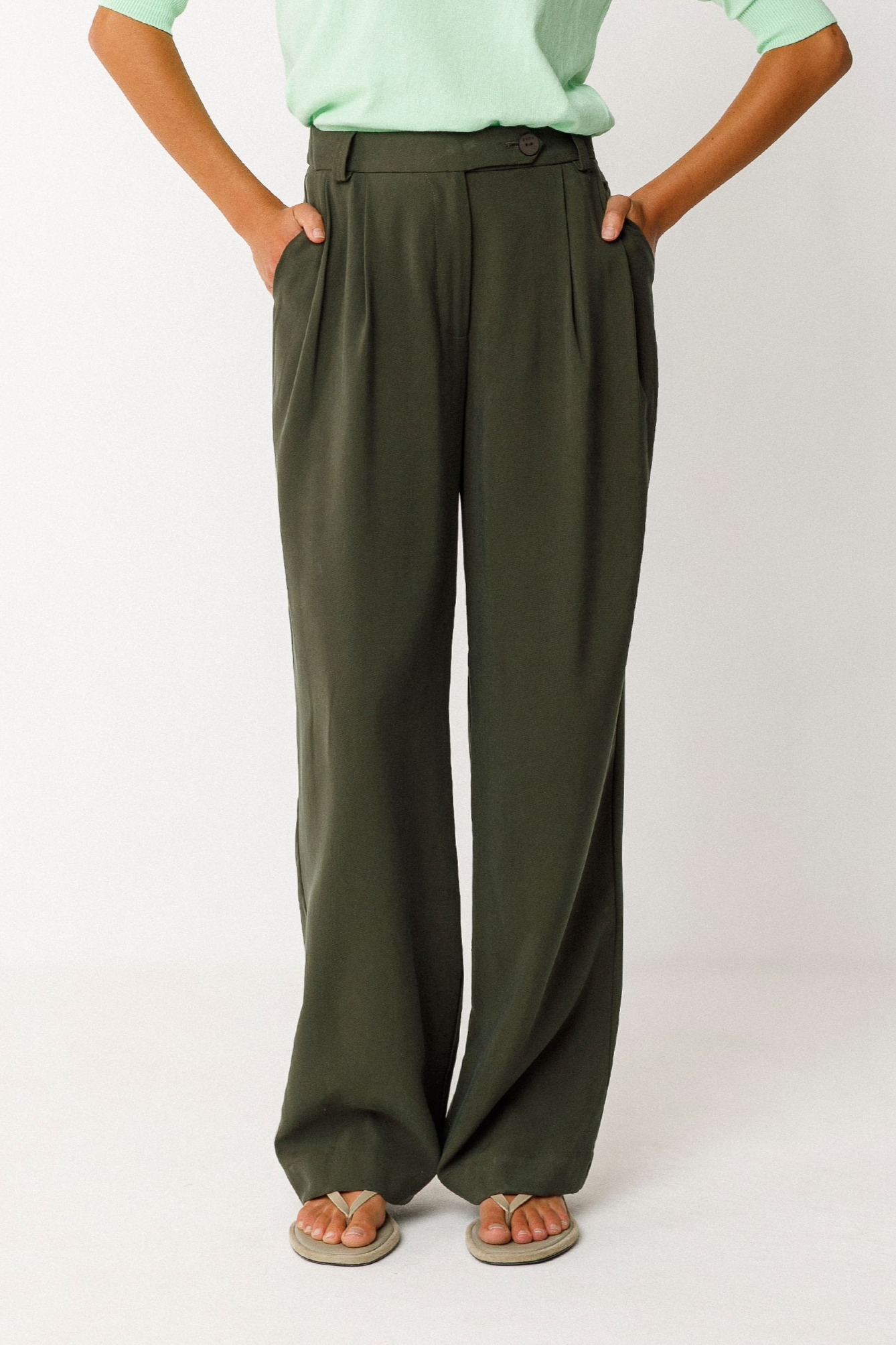 Image of SKFK dames vegan Broek Haide Green