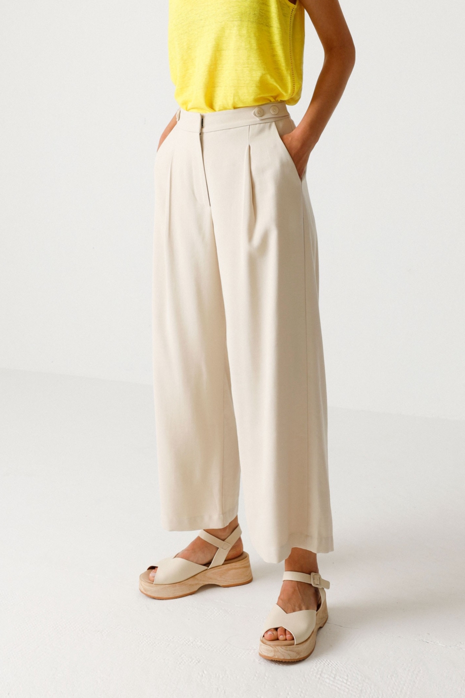 Image of SKFK dames vegan Broek Ilia Beige