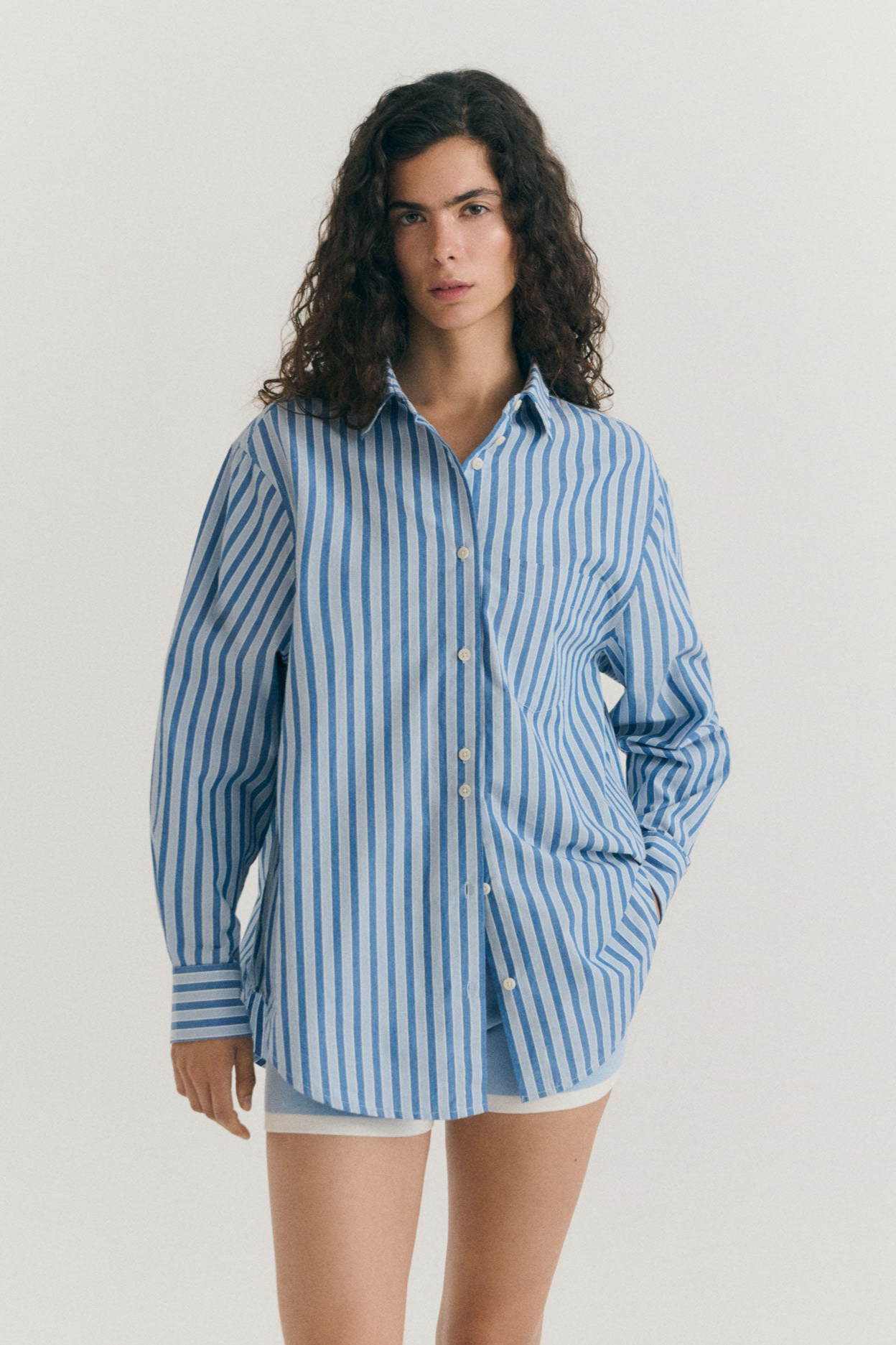 Image of Thinking MU dames vegan Shirt Odelia Met Blauwe Strepen