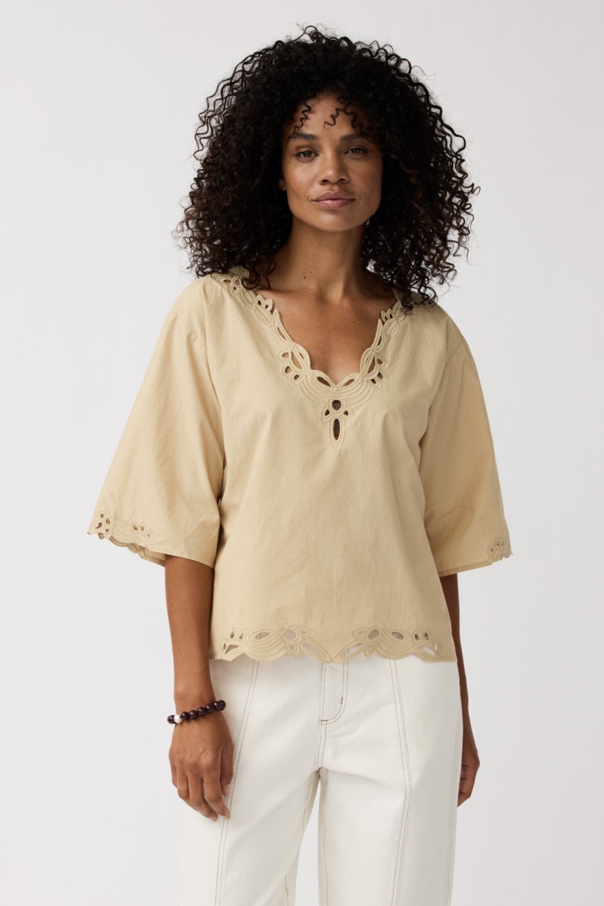 Image of Alchemist dames vegan Top Aila Zandbeige
