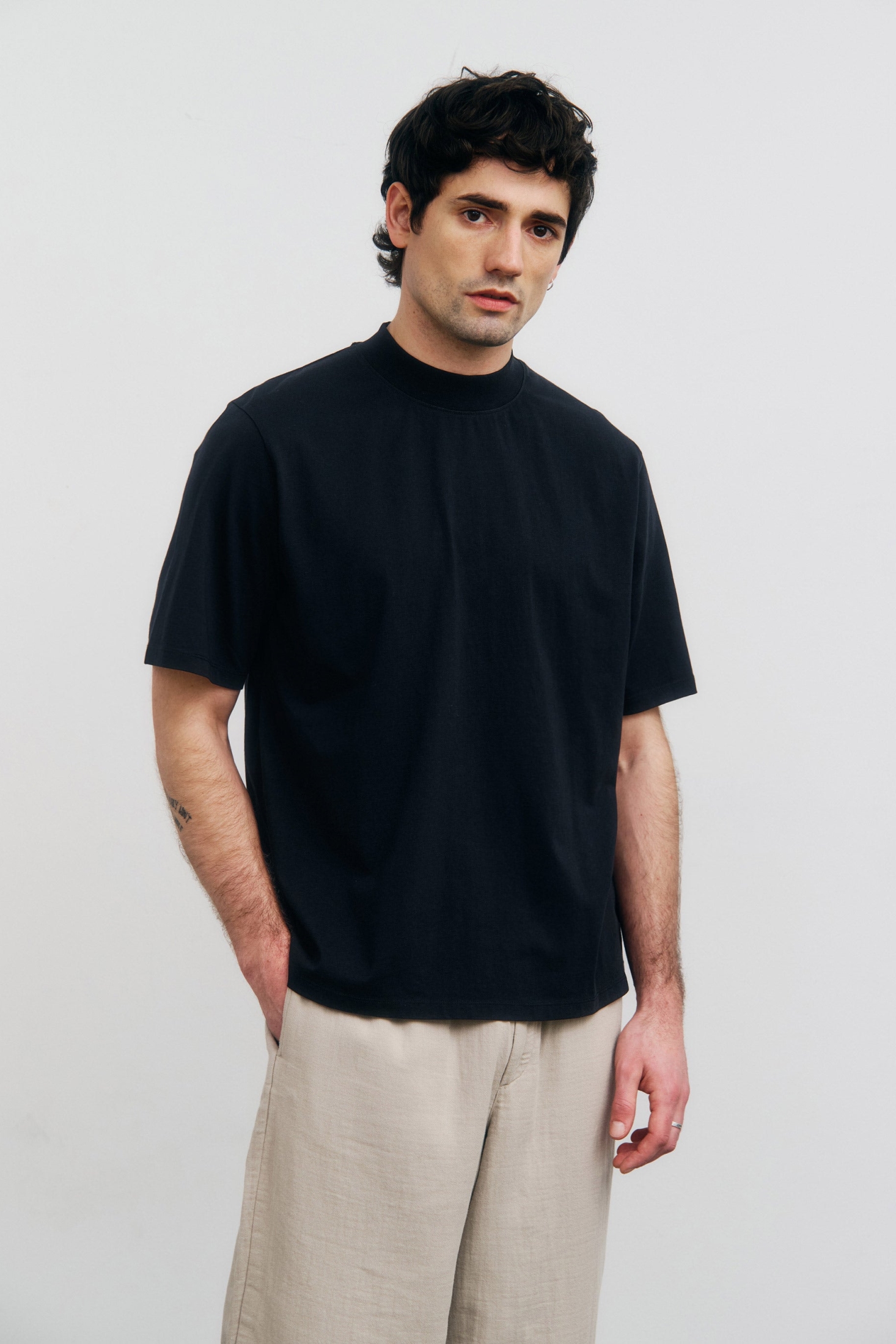 Rotholz men vegan T-Shirt Wide Collar True Black