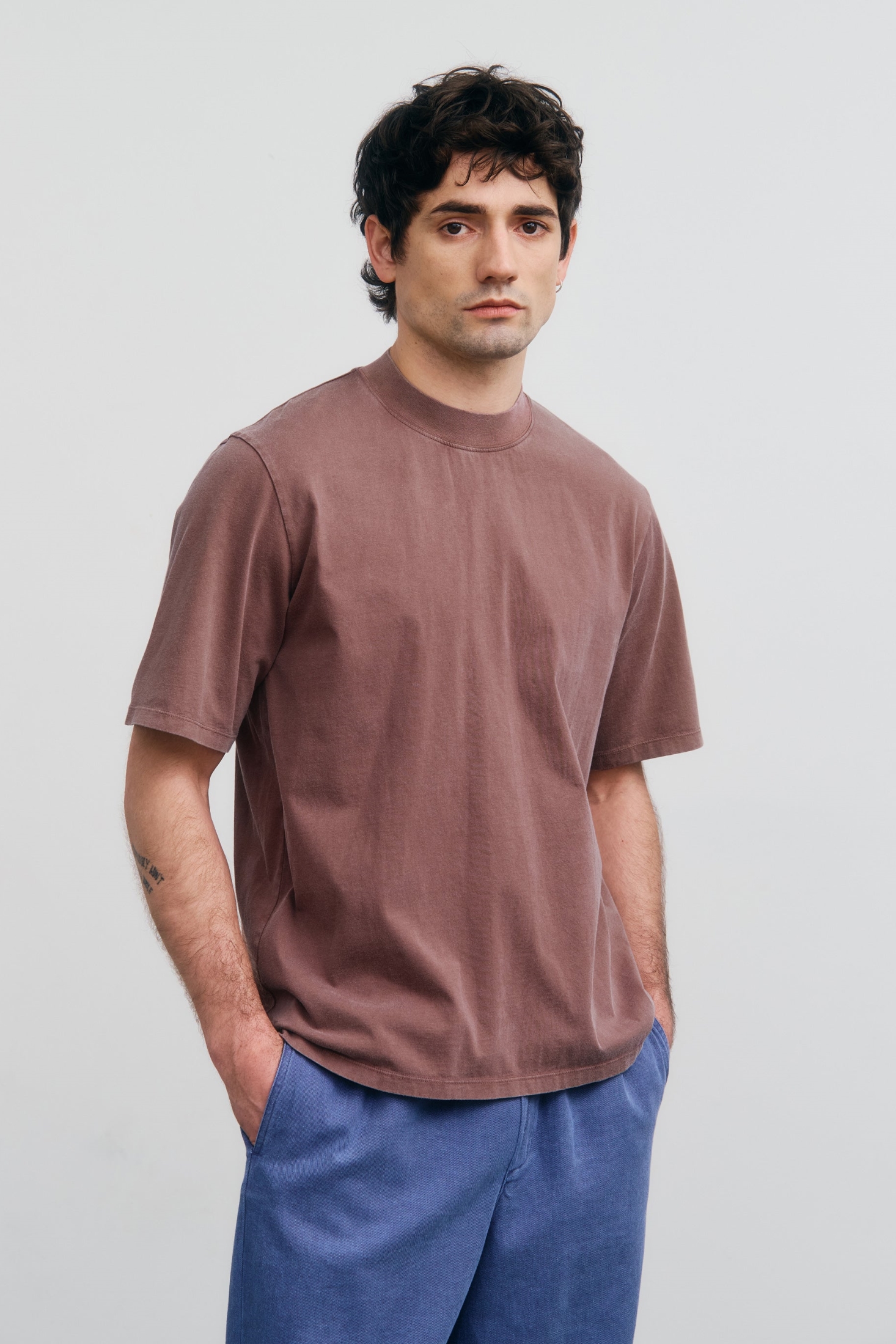 Image of Rotholz mannen vegan T-Shirt Met Wijde Kraag, Lichtbruin