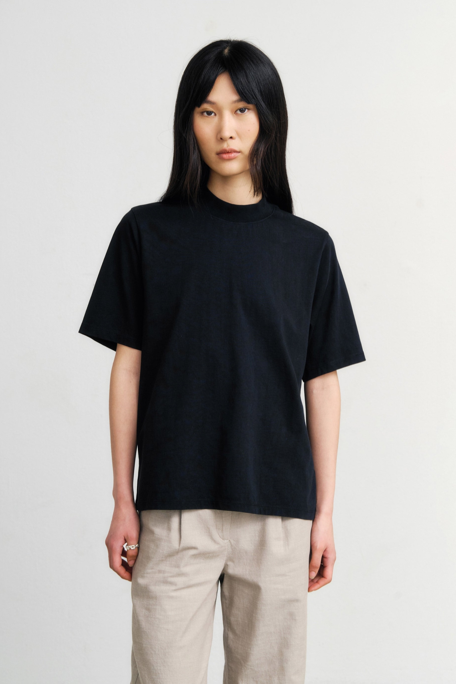Rotholz womens vegan T-Shirt Wide Collar True Black