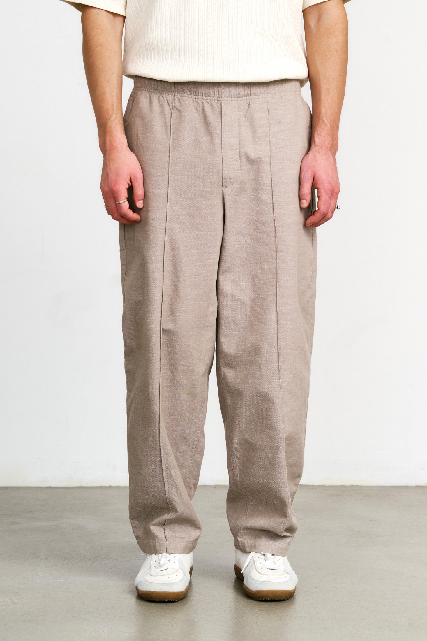 Image of Rotholz mannen vegan Broek Met Wijde Plooien, Grijsbruin