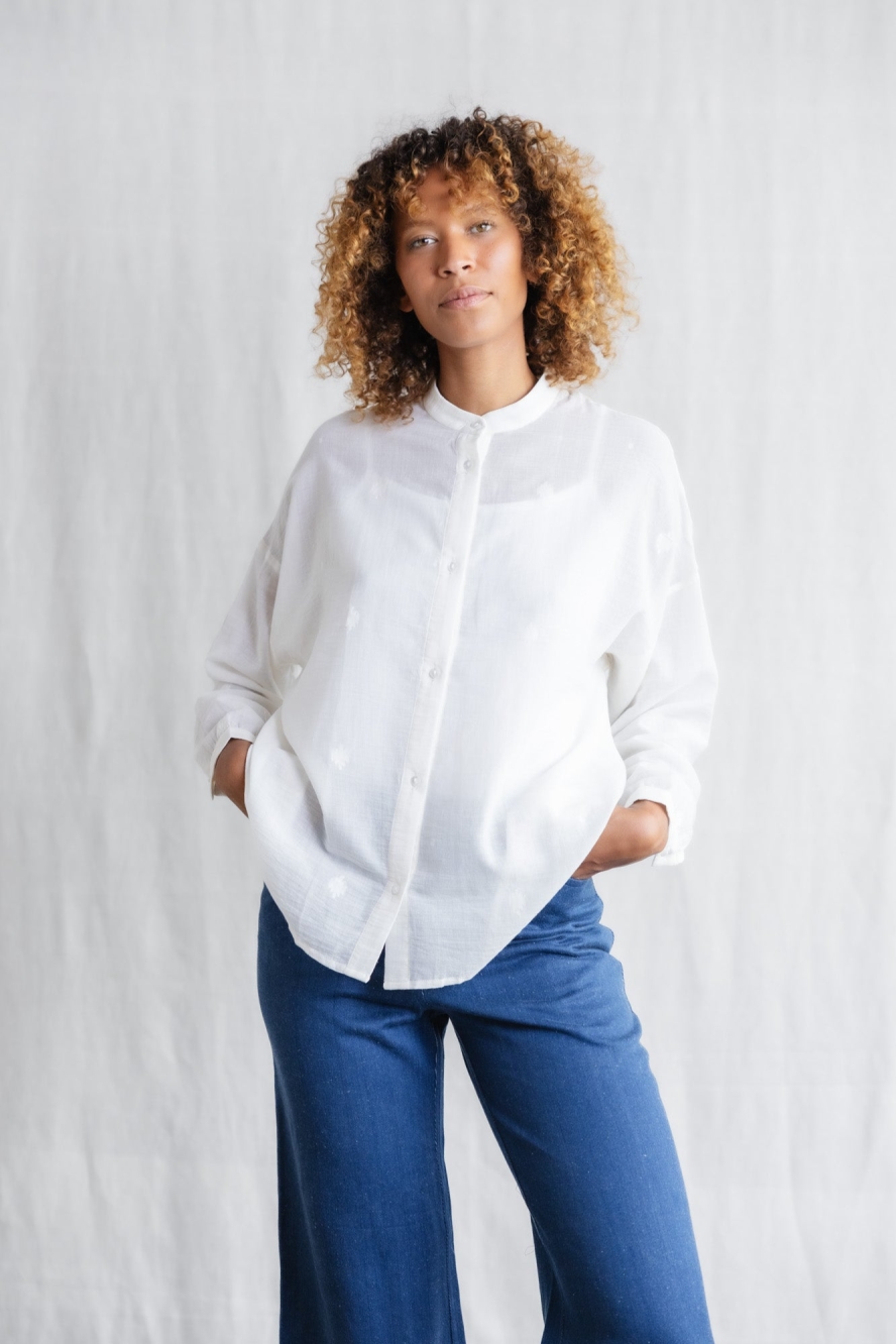 Image of Jyoti Fair Works dames vegan Blouse Hawali Bhuti Wit