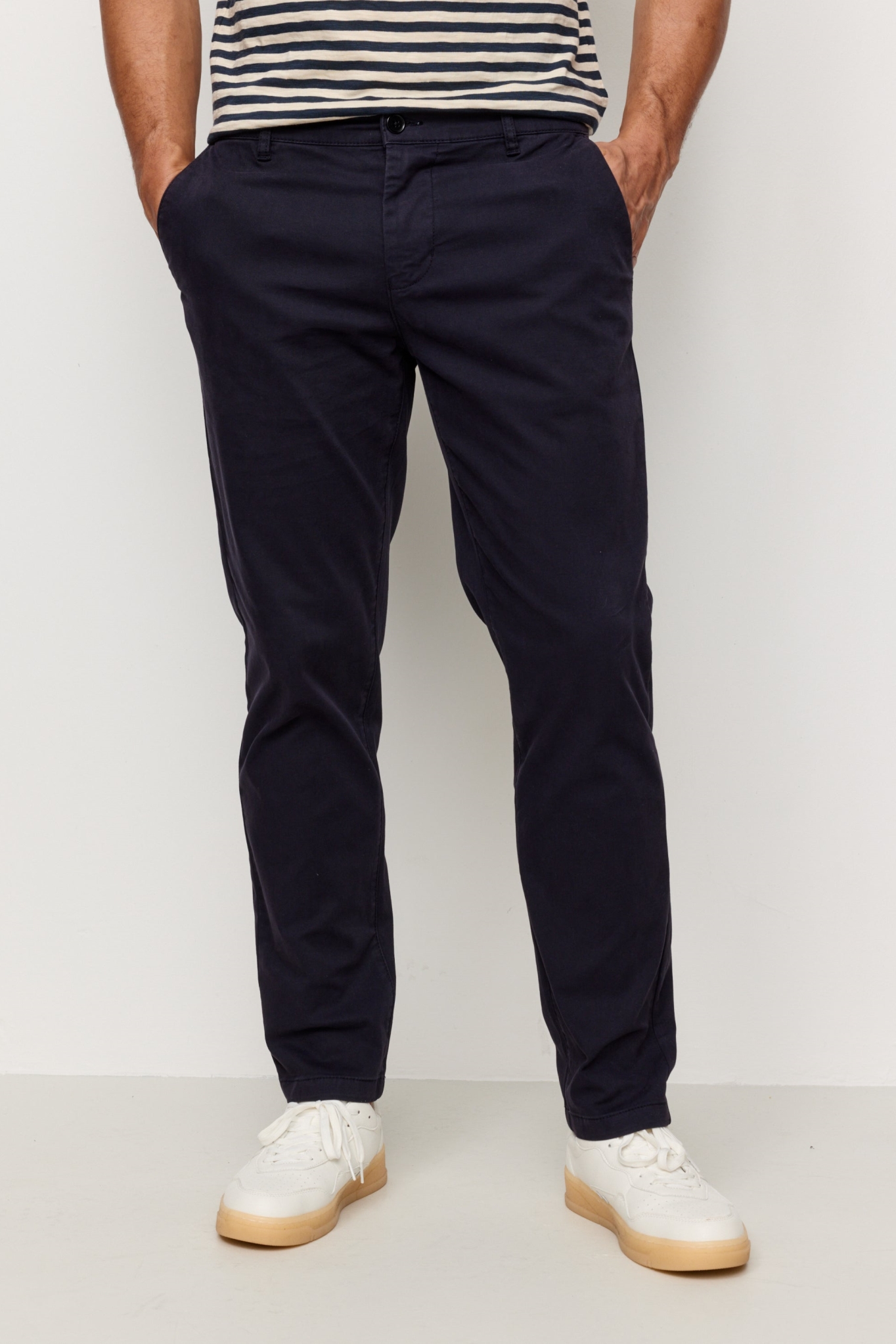 Image of Recolution mannen vegan Chino's Kelp Donkerblauw