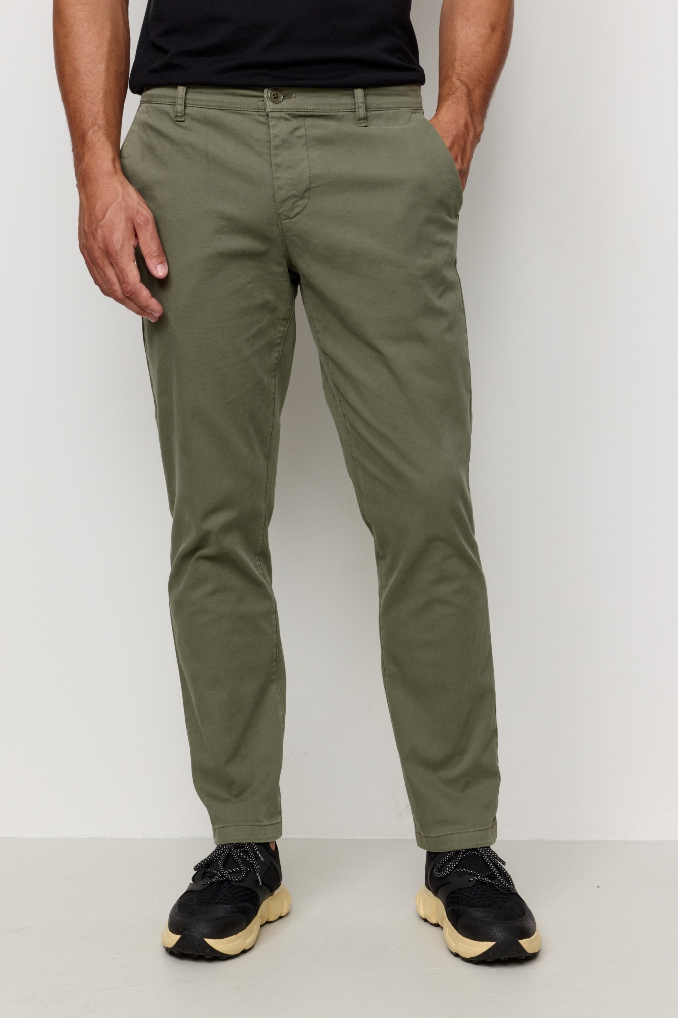 Image of Recolution mannen vegan Chinos Kelp Donkere Olijf