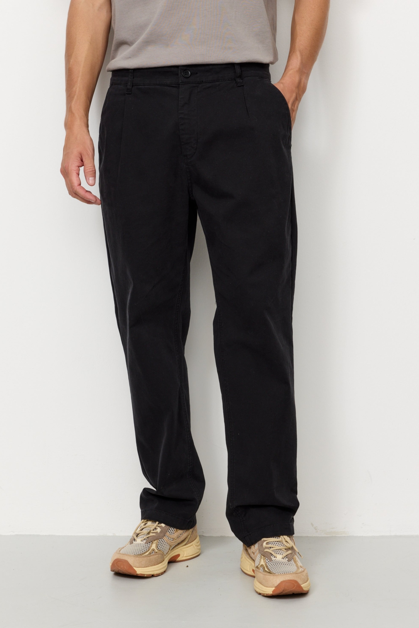 Image of Recolution mannen vegan Chinos Eiken Zwart