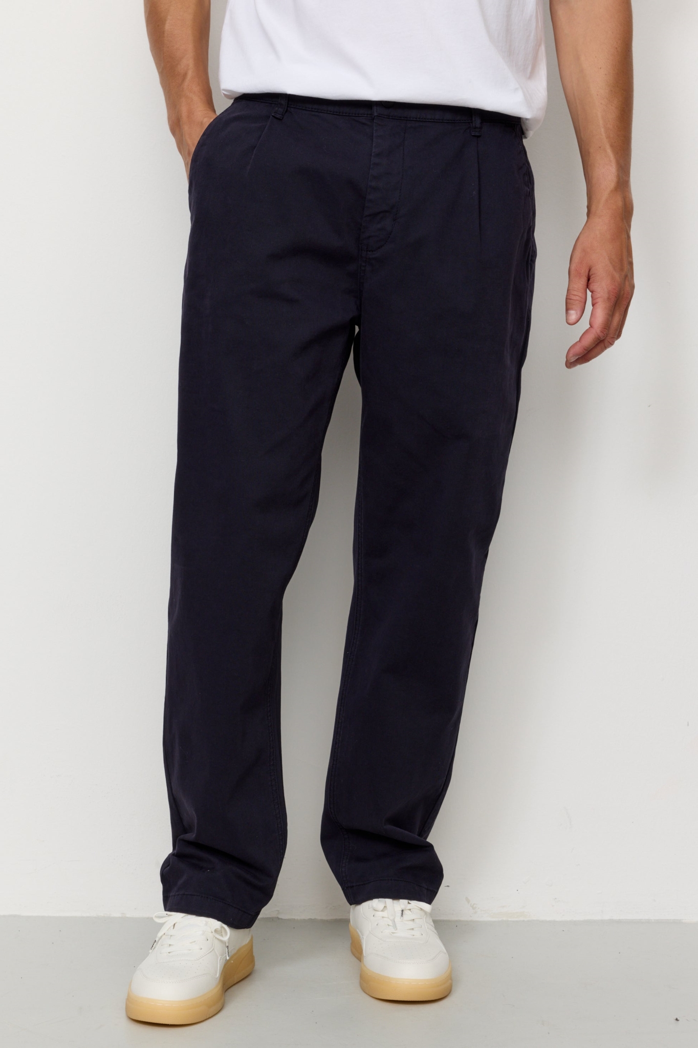Image of Recolution mannen vegan Chinos Eiken Donker Marineblauw