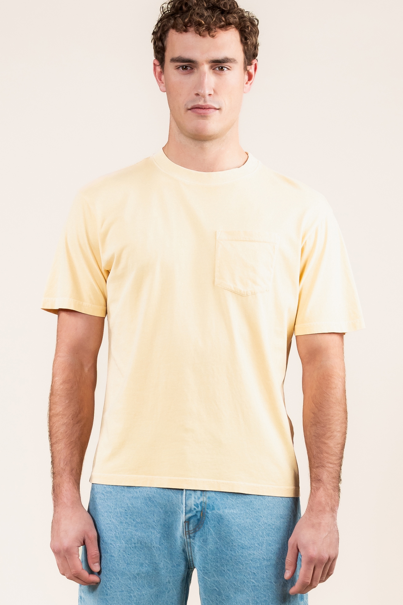 Image of Kuyichi mannen vegan Ralph Sahara T-Shirt In Geel