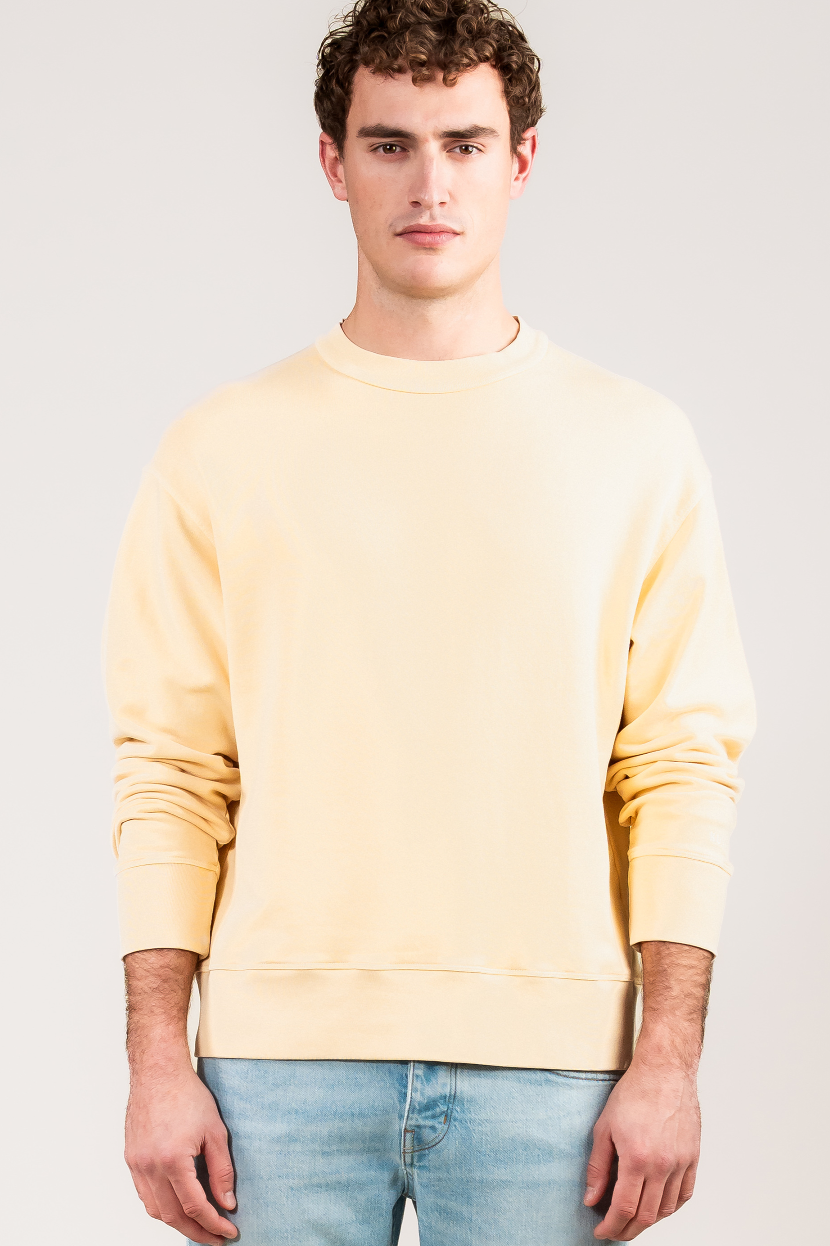 Image of Kuyichi mannen vegan Sweatshirt Jimi Sahara Geel