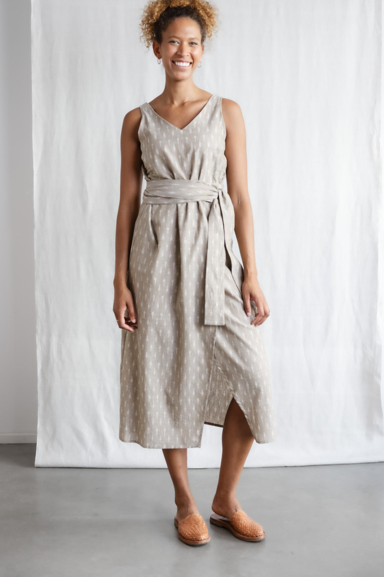 Image of Jyoti Fair Works dames vegan Jurk Agnila Beige/Wit