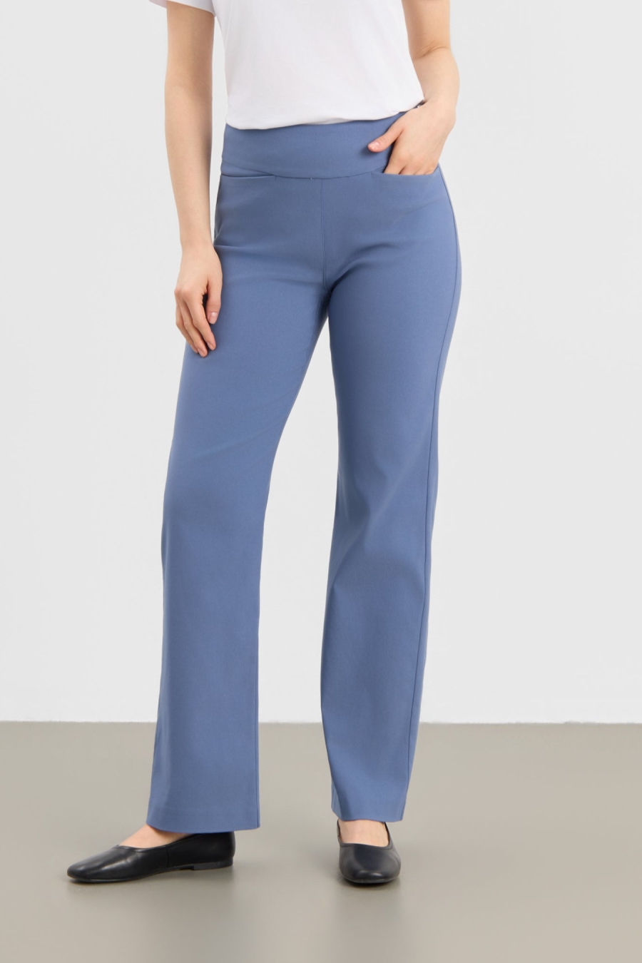Image of LAURIE dames vegan Broek Thea Rechte Sl Blauw