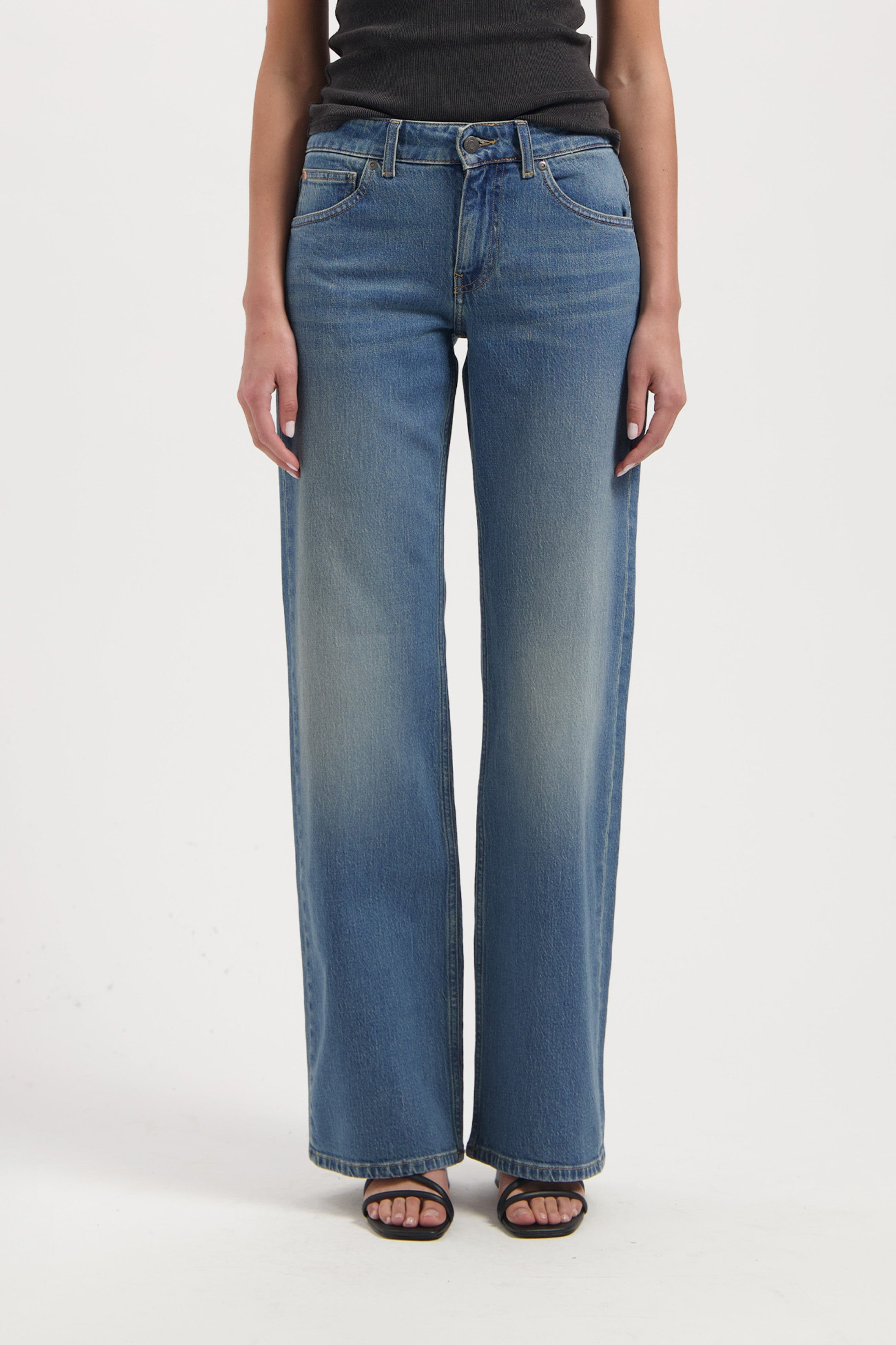 Image of MUD Jeans dames vegan Jeans Cleo Mid Loose Earth Stone
