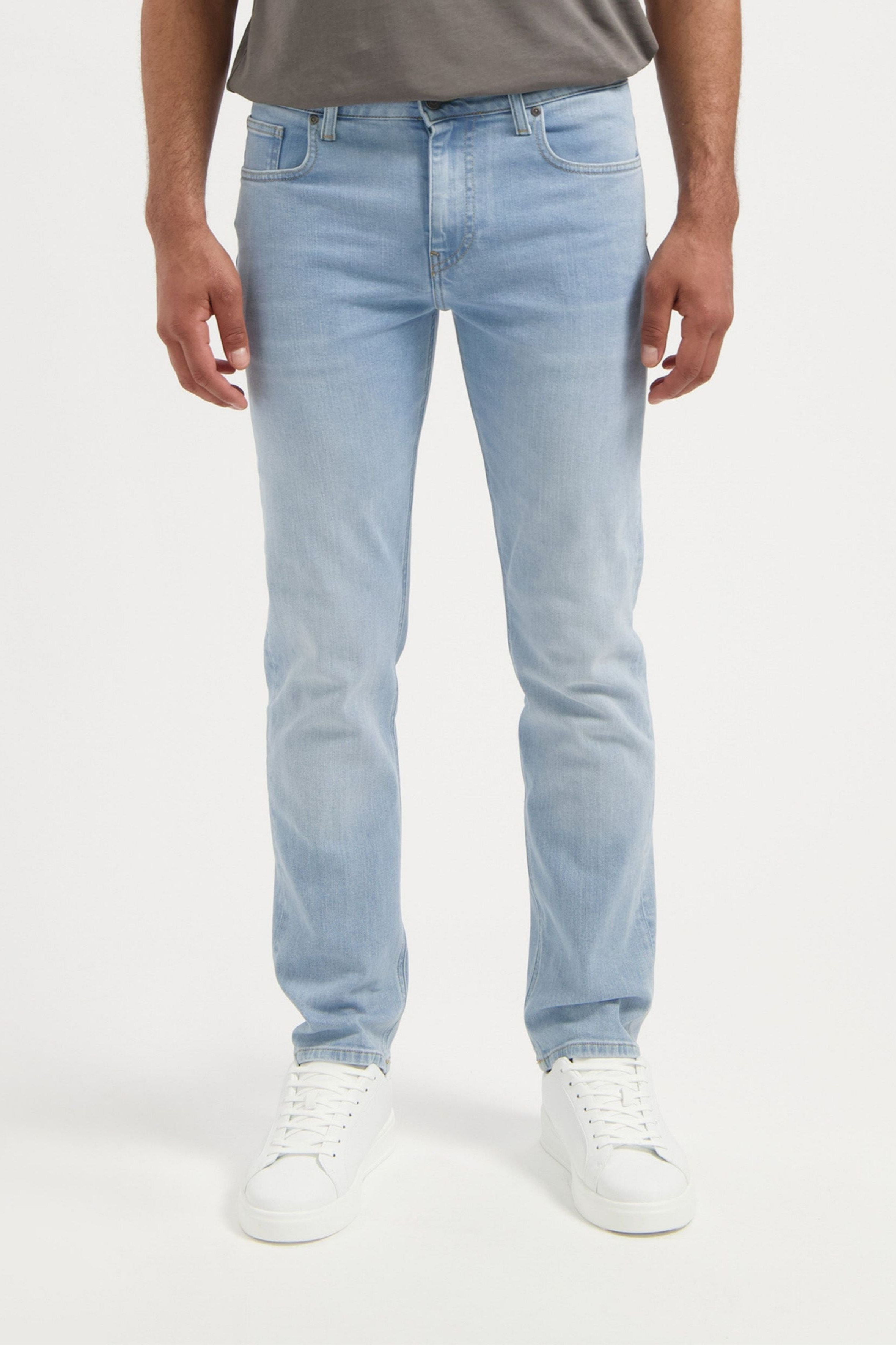 Image of MUD Jeans mannen vegan Jeans Bryce Mid Straight Lichtblauw