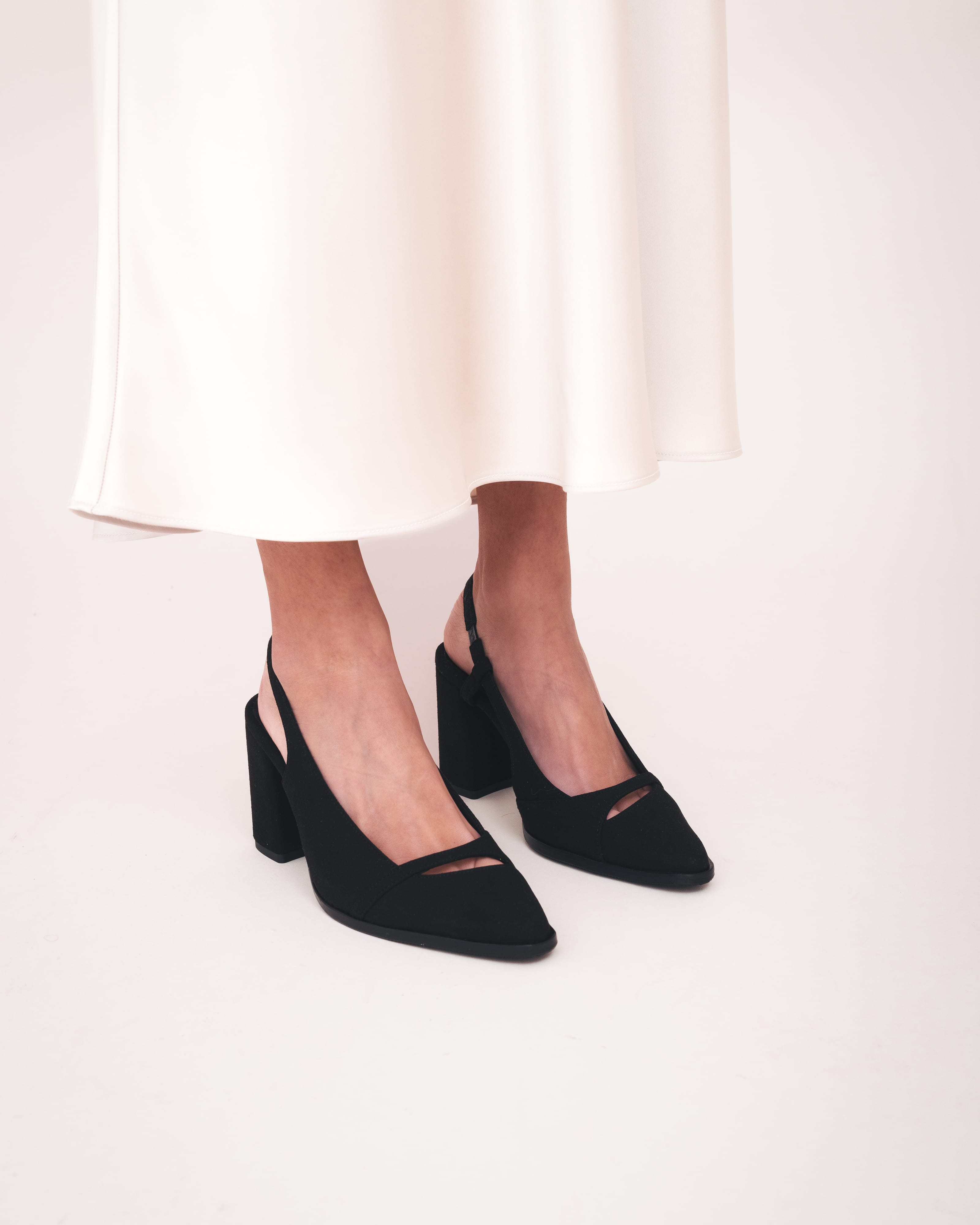 NAE womens vegan Pumps Ember Black