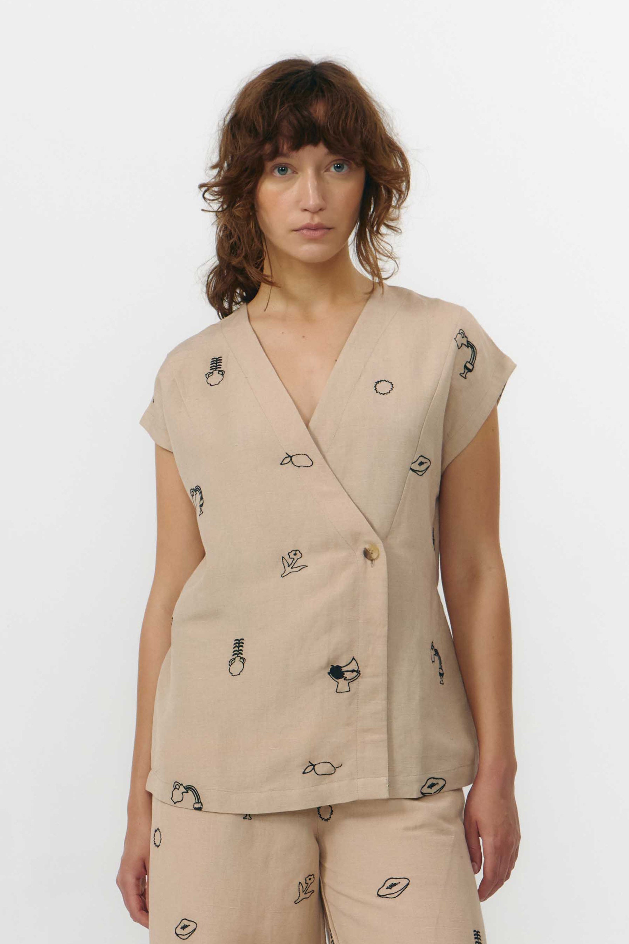 Image of SUITE13LAB dames vegan Vest Kiso Met Borduurwerk, Beige