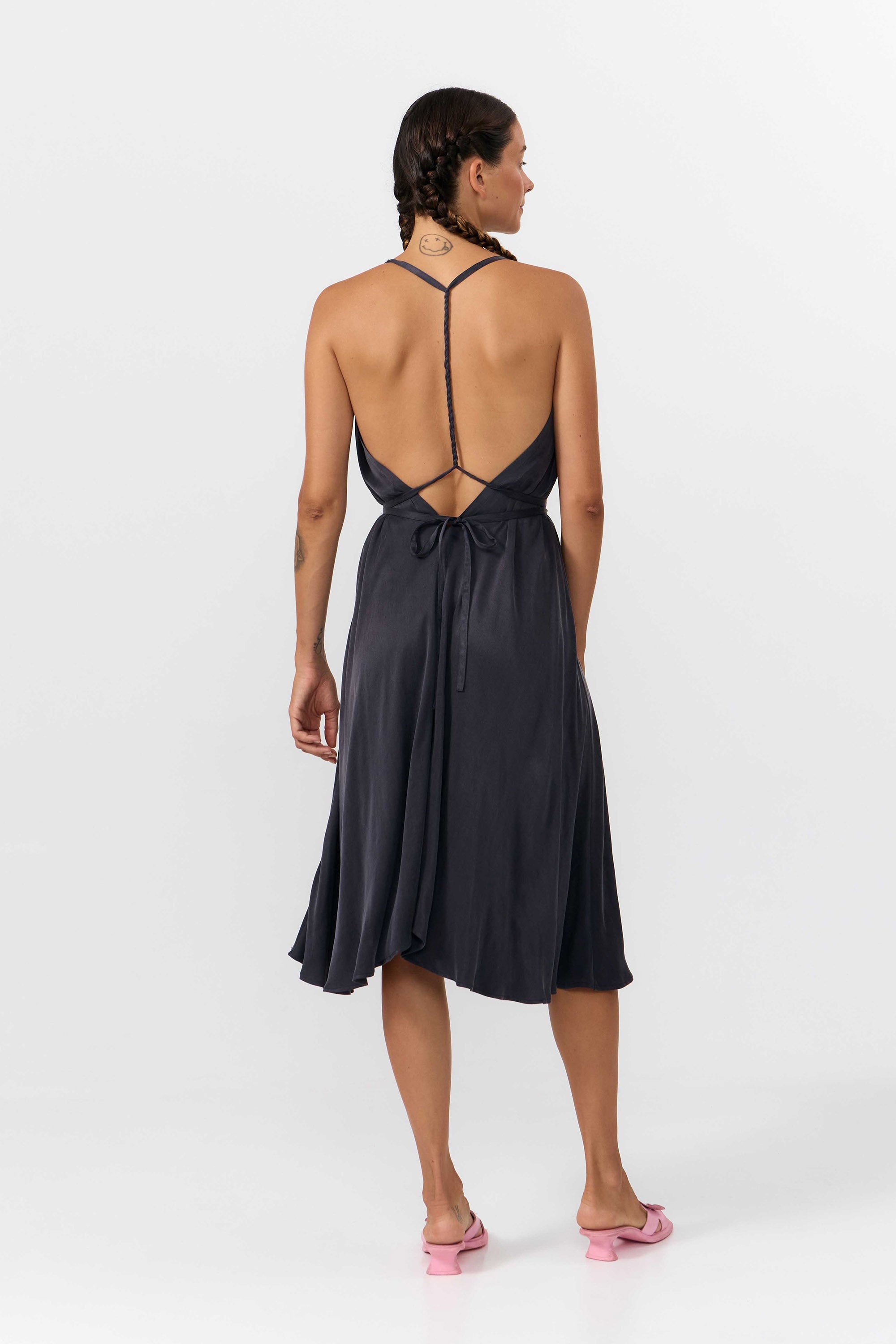 Image of SUITE13LAB dames vegan Jurk Mp Kort Donkergrijs