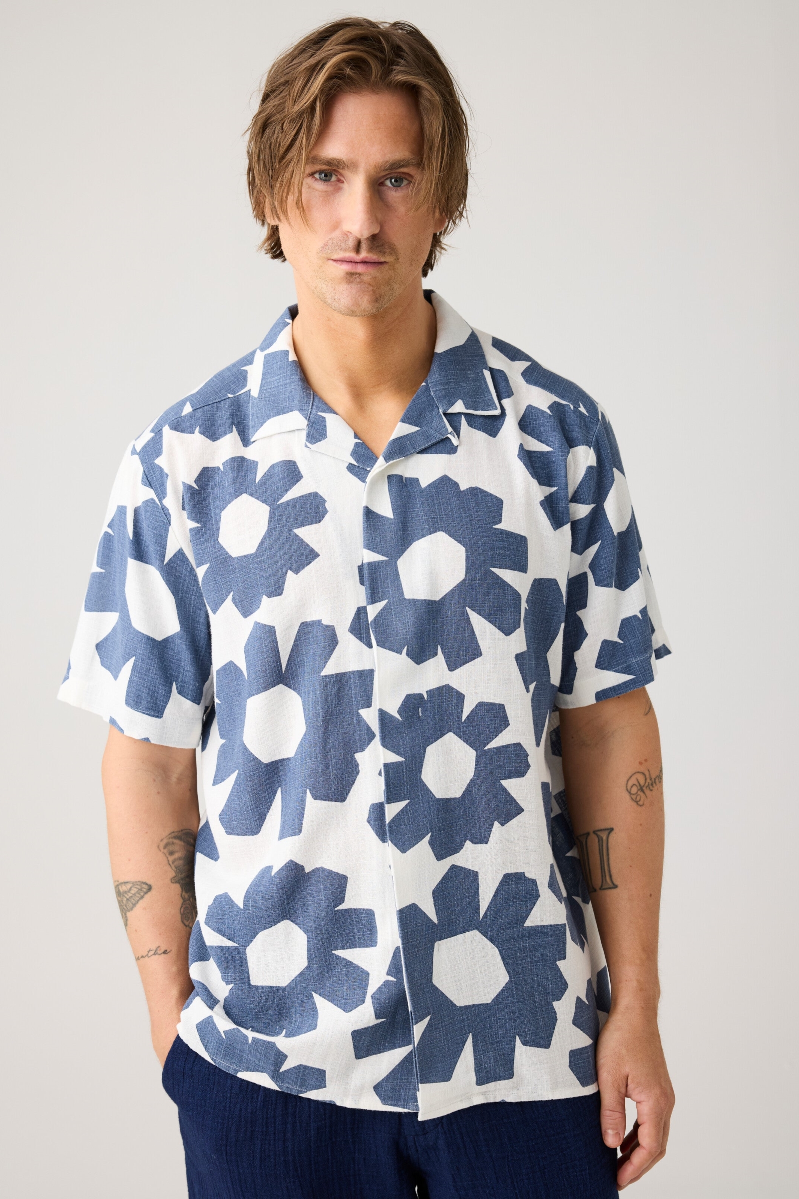 Image of KnowledgeCotton Apparel mannen vegan Shirt Met Korte Mouwen, Relaxed Model, Linnenmixprint, Blauw