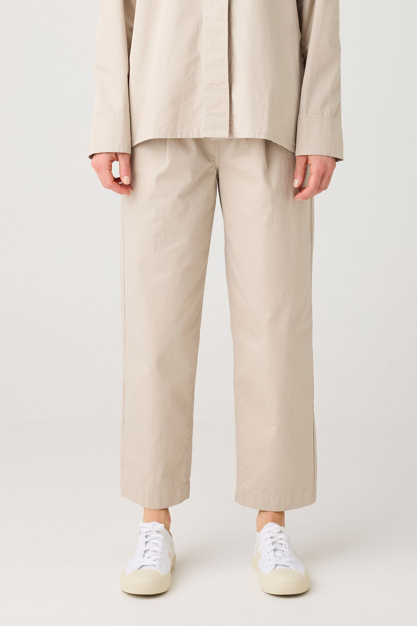 Image of KnowledgeCotton Apparel dames vegan Broek Van Poplin Met Plooien, Lichtgrijs