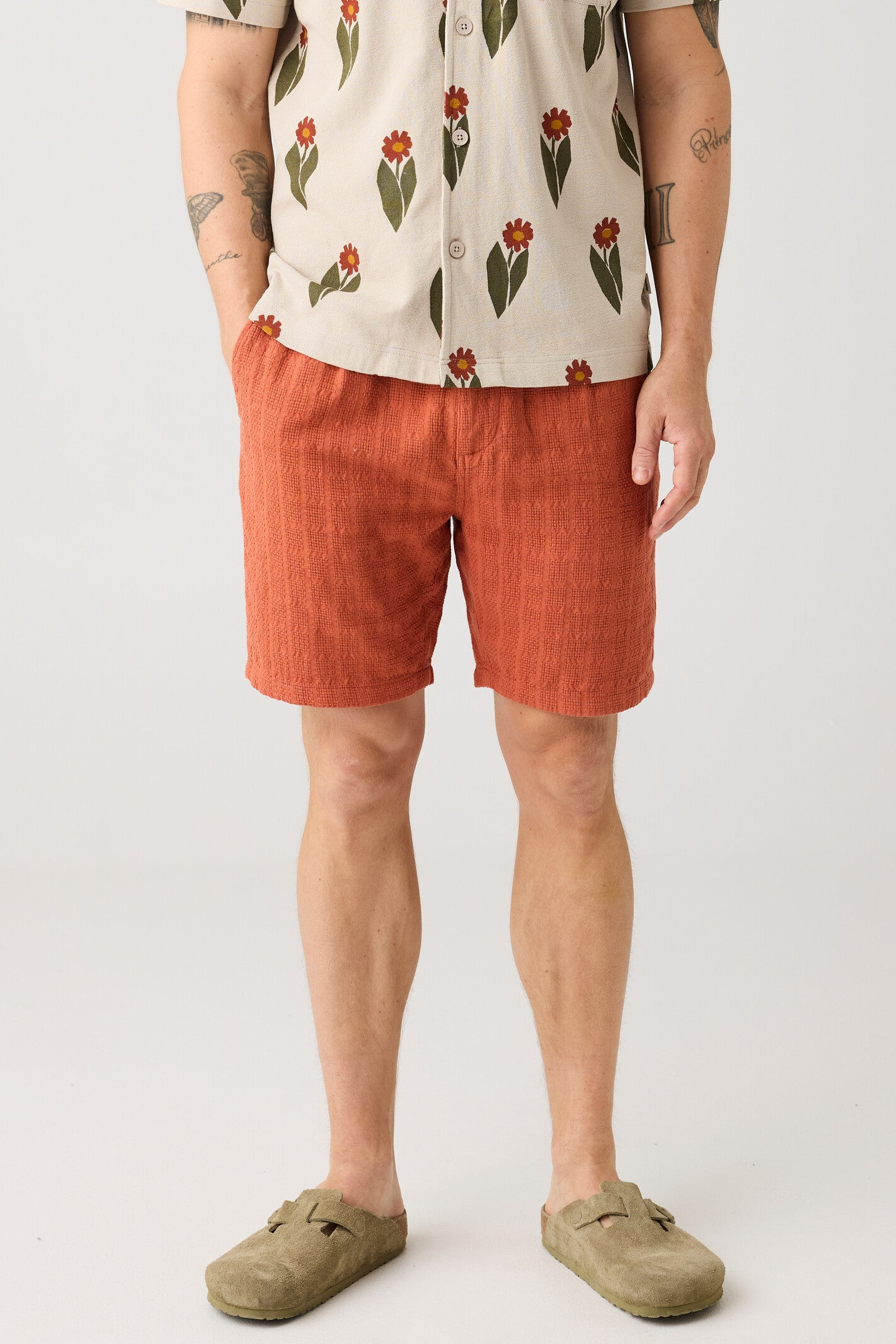 Image of KnowledgeCotton Apparel mannen vegan Korte Vijg Losse Structuur Gebrande Baksteen