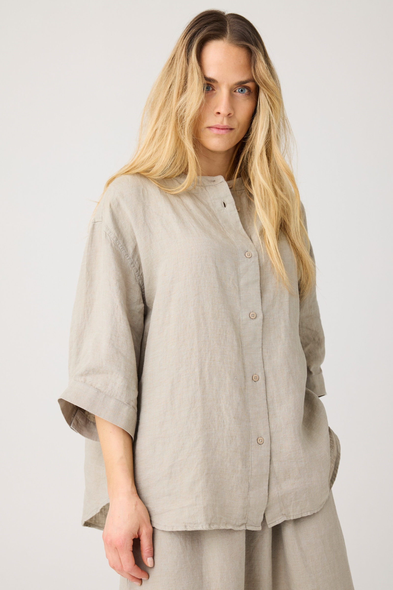 Image of KnowledgeCotton Apparel dames vegan Overhemd Van Linnen Keperstof, Geverfd In Beige