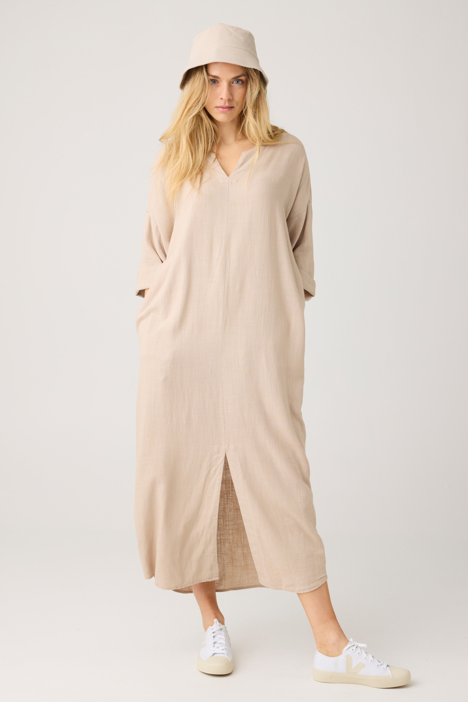 Image of KnowledgeCotton Apparel dames vegan Jurk Met V-Hals, Lichtgrijs Met Verenmotief