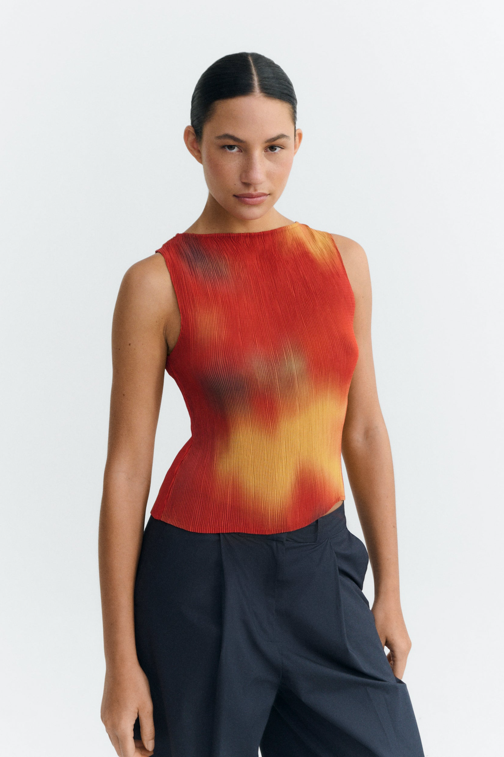 Thinking mu Damen vegan Top Dora Plissiert Floral Rot