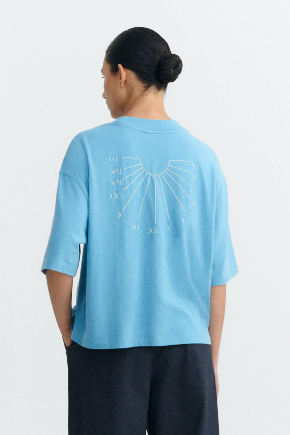 Thinking mu Damen vegan T-Shirt Lena Handbestickt Oversized Blau