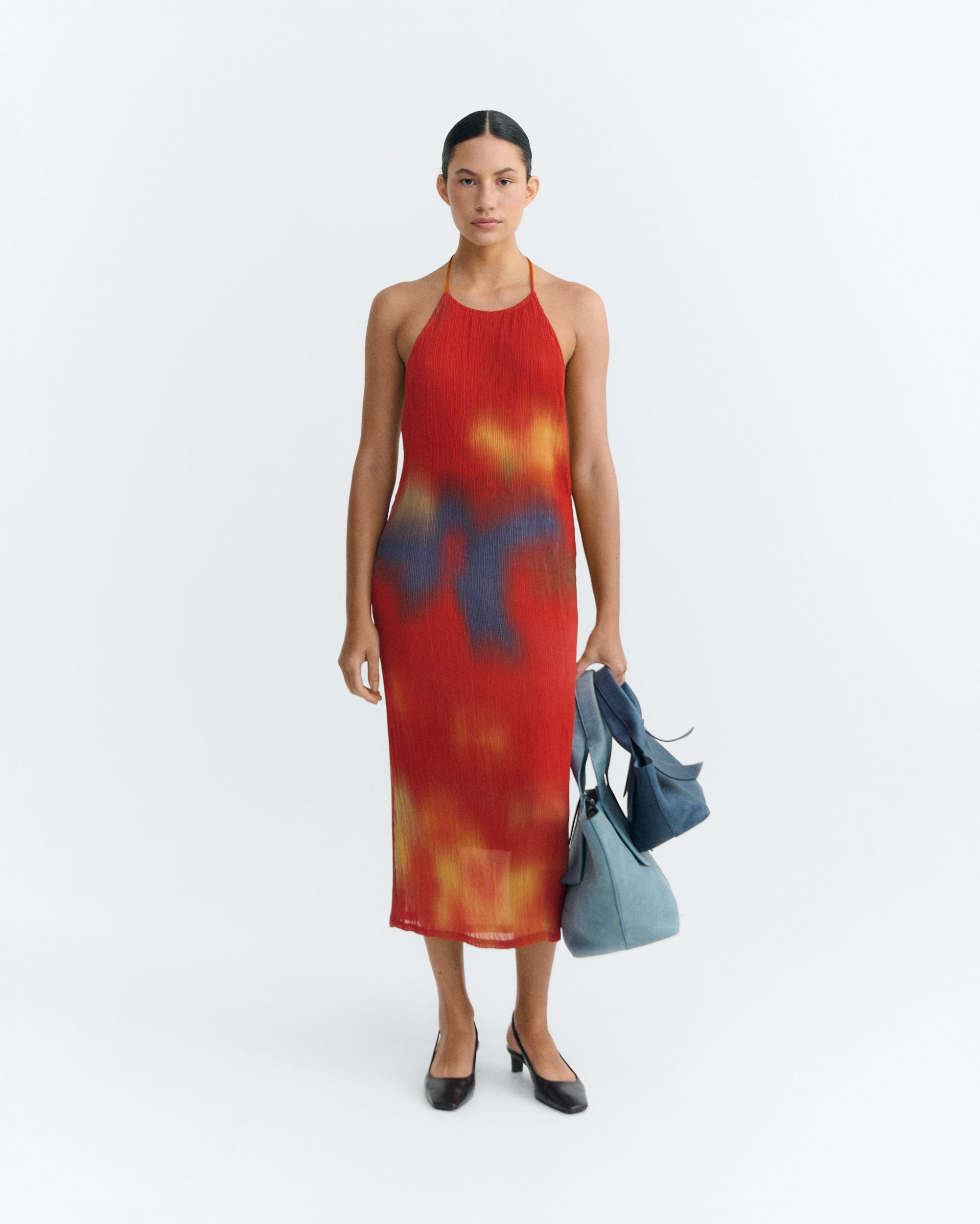 Thinking MU Midi-Jurk Miriam Met Plooien En Rode Bloemen