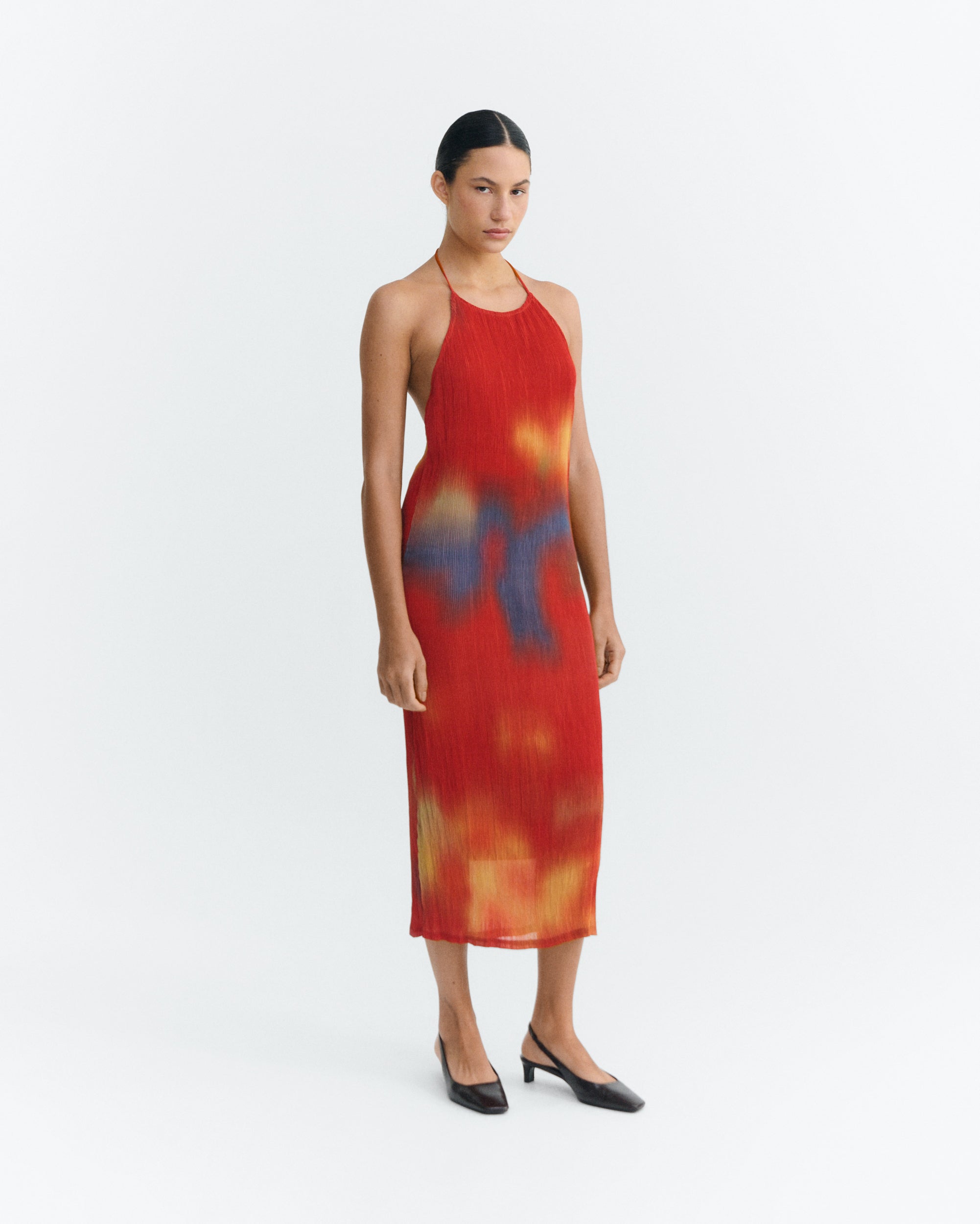 Thinking MU Midi-Jurk Miriam Met Plooien En Rode Bloemen