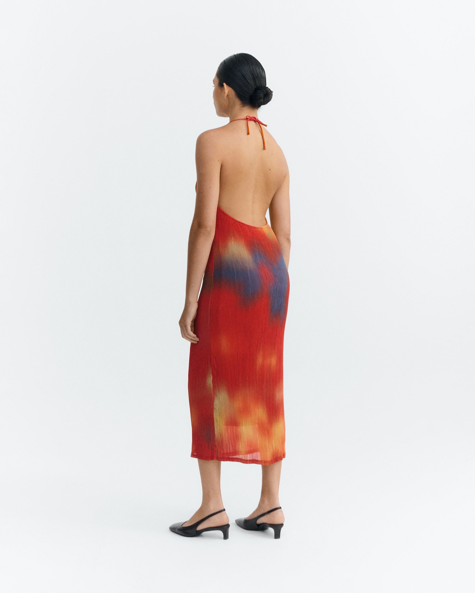 Thinking MU Midi-Jurk Miriam Met Plooien En Rode Bloemen